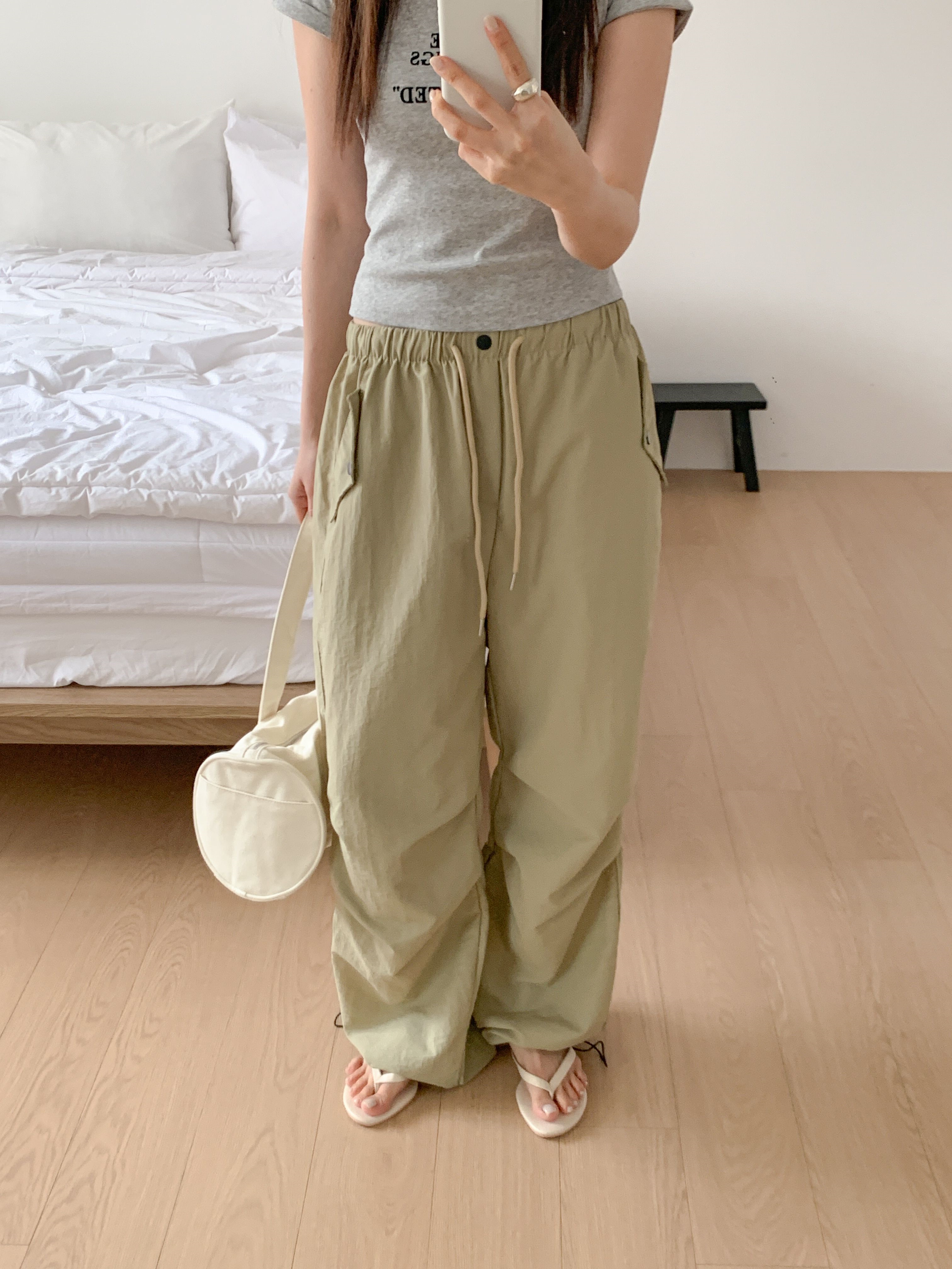 ドローストリングピンタックポケットウエストゴムワイドスナップボタンバックポケット無地パンツ | 詳細画像8