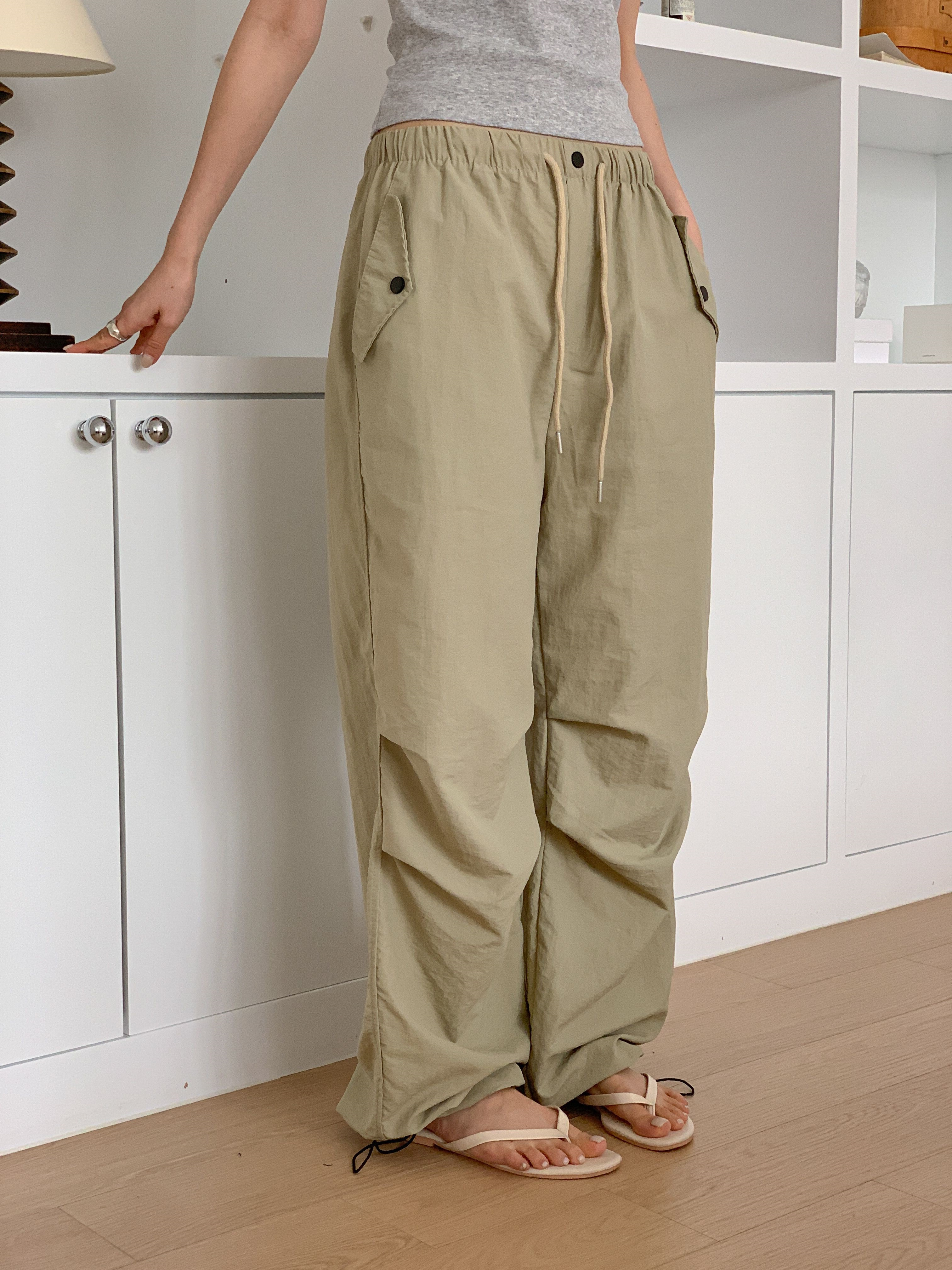 ドローストリングピンタックポケットウエストゴムワイドスナップボタンバックポケット無地パンツ | 詳細画像11