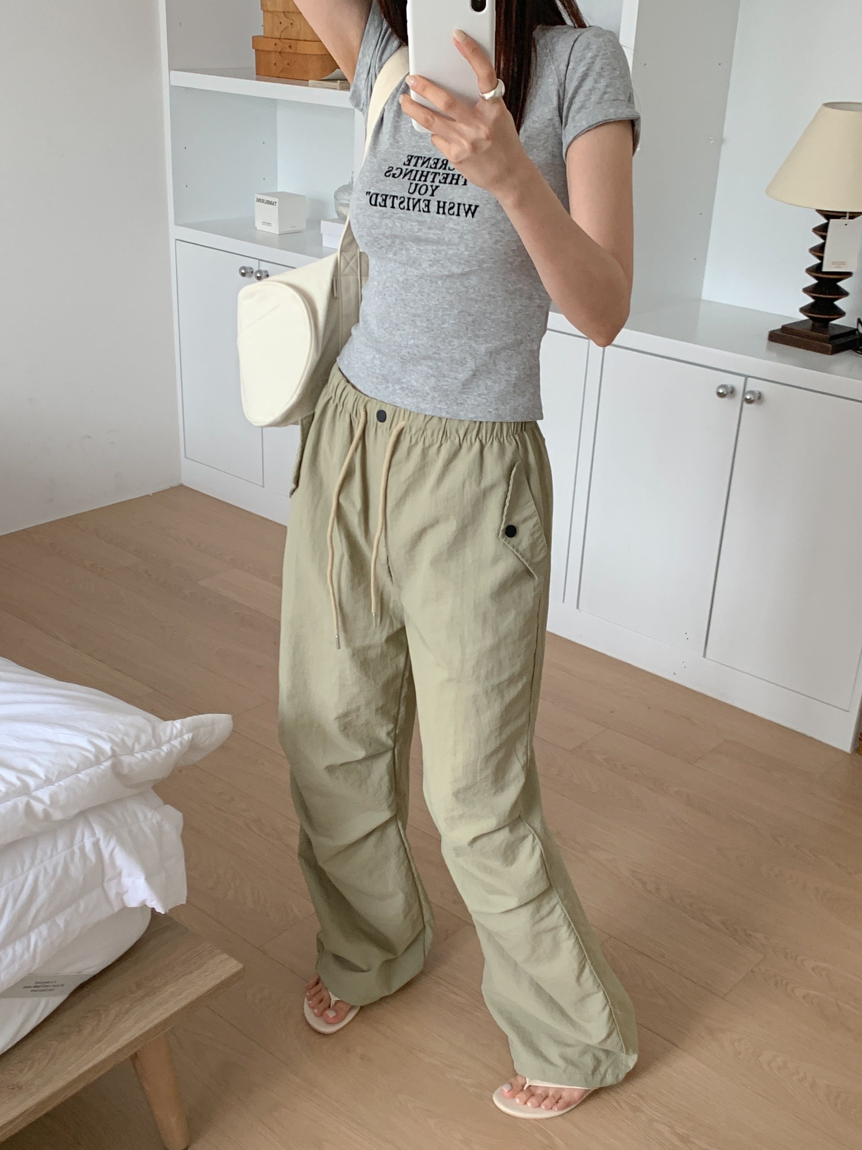 ドローストリングピンタックポケットウエストゴムワイドスナップボタンバックポケット無地パンツ | 詳細画像15