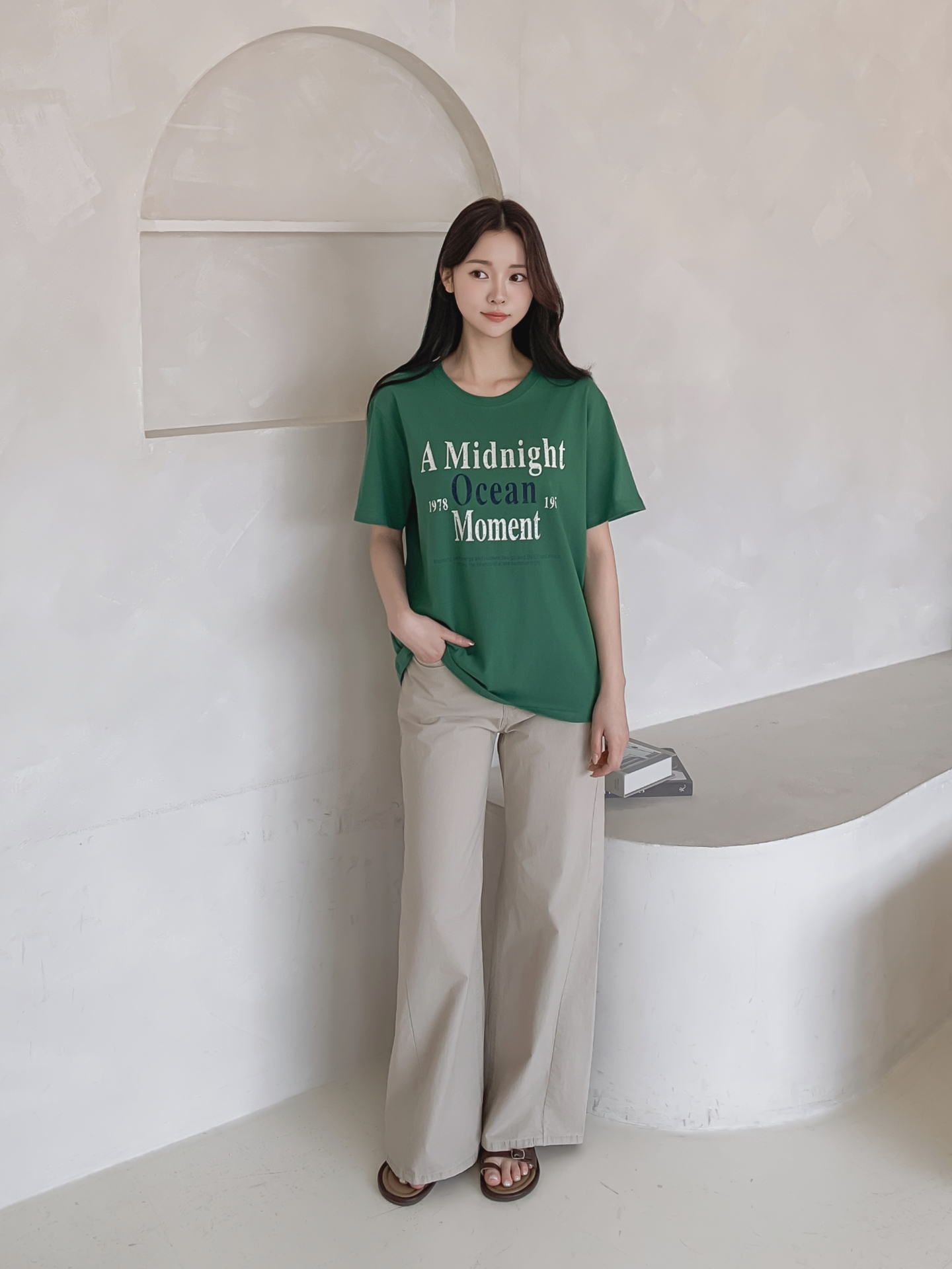 コットンラウンドネックベーシックルーズ半袖ロゴTシャツ | 詳細画像2