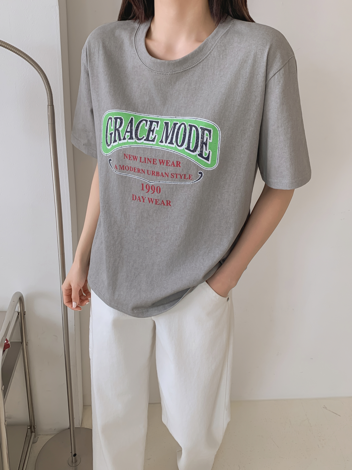 コットンラウンドネックベーシック半袖ロゴTシャツ | 詳細画像3