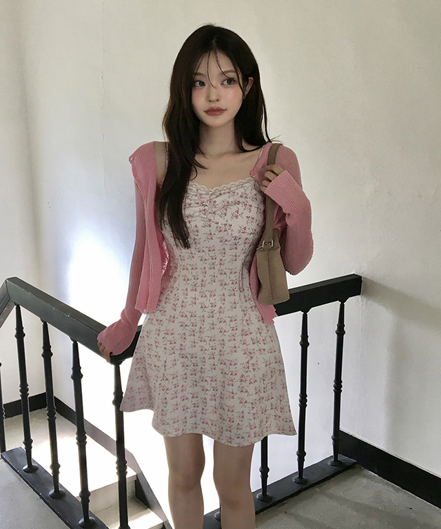 レーススクエアネックミニスリムギャザー小花柄キャミワンピース