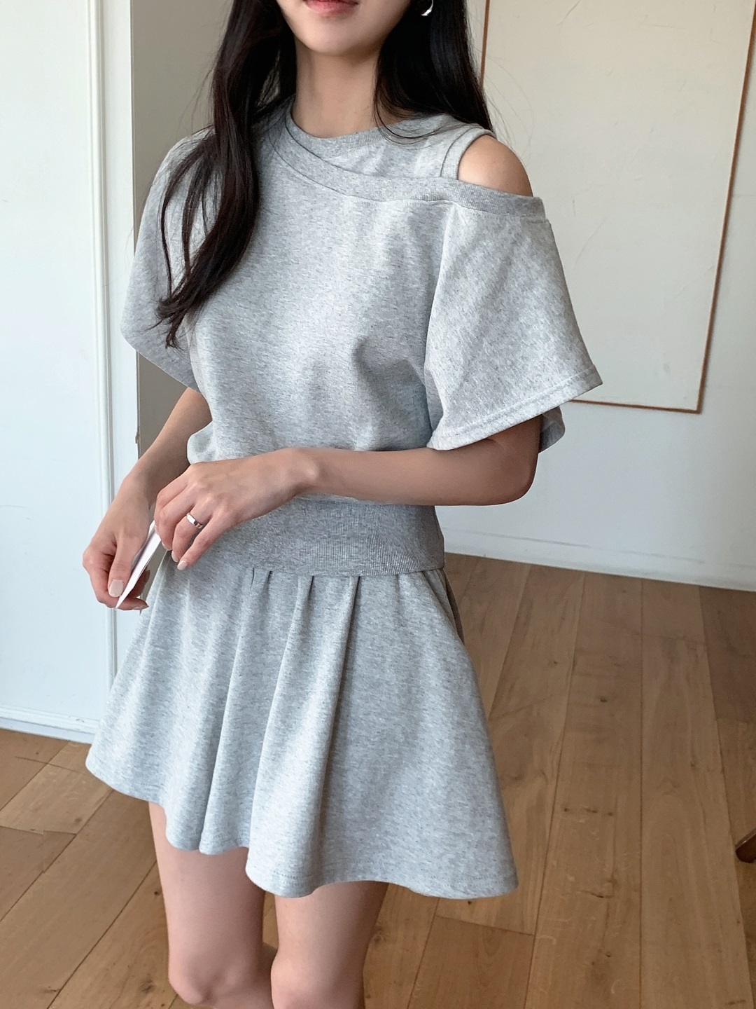 ワンショルダーウエストゴムアンバランス半袖フレア無地ツーピース(トップス、ボトムス)Tシャツショートパンツ | 詳細画像3
