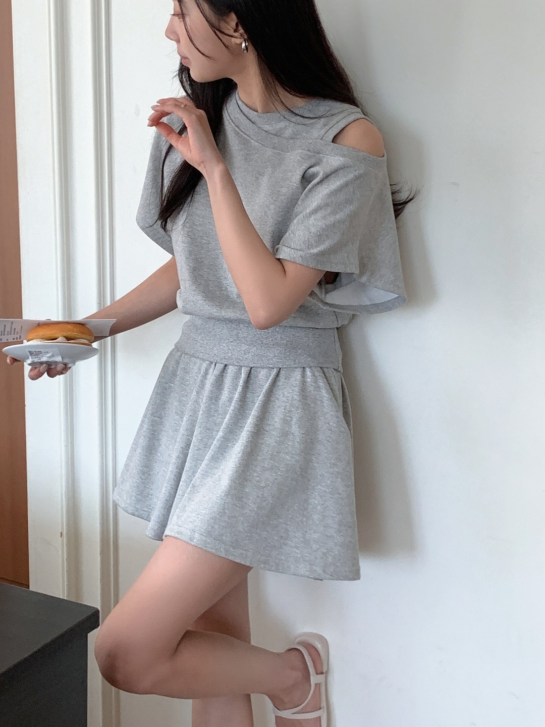 ワンショルダーウエストゴムアンバランス半袖フレア無地ツーピース(トップス、ボトムス)Tシャツショートパンツ | 詳細画像4