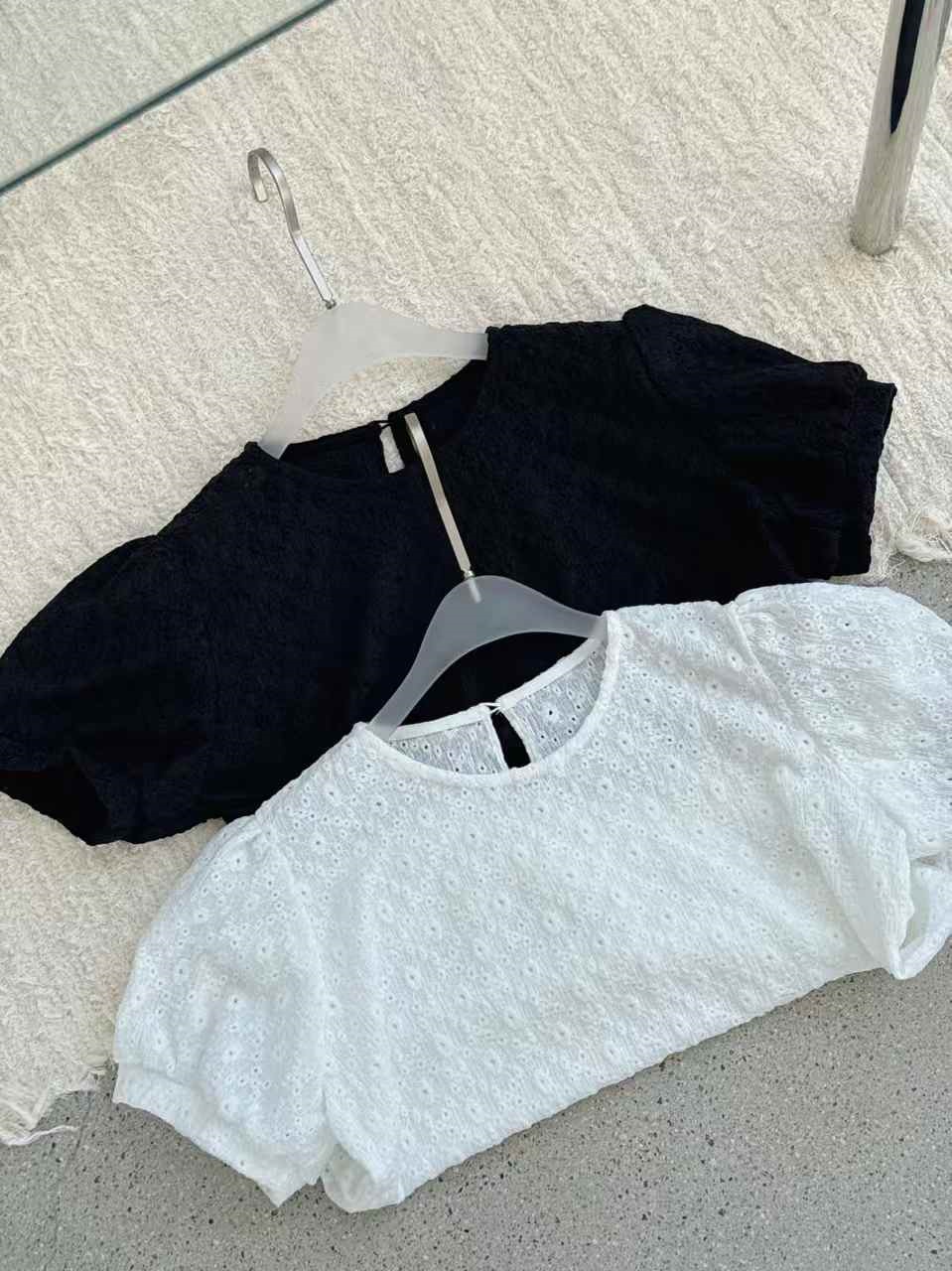 シースルーラウンドネックパンチングベーシック半袖Tシャツ | 詳細画像8