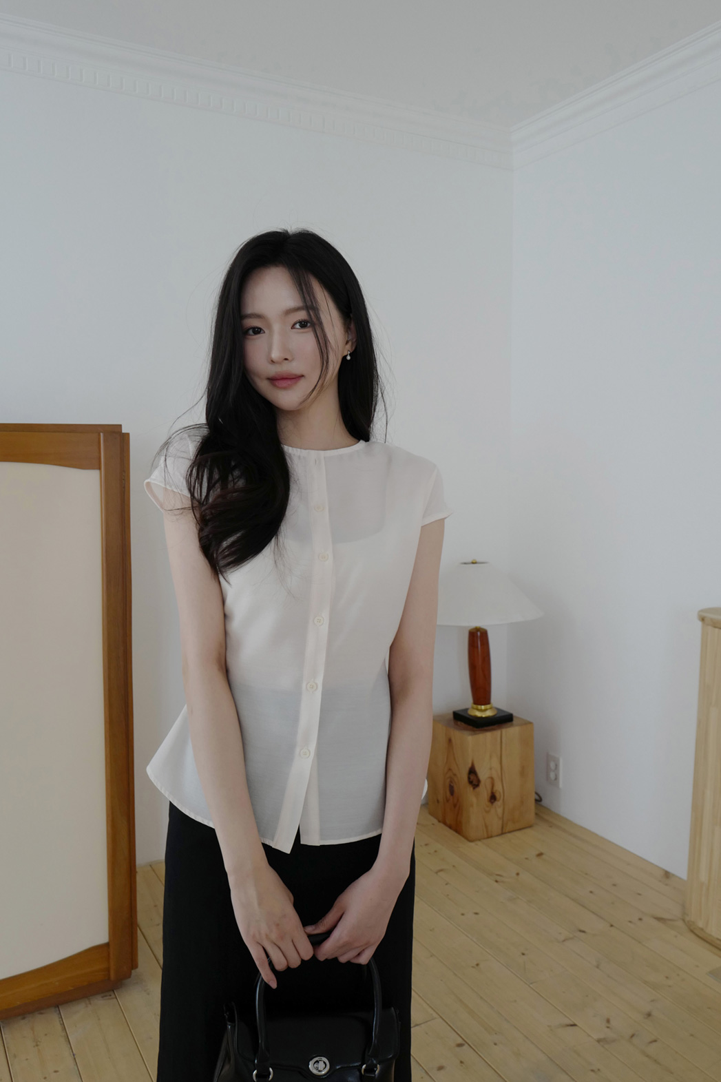 ボタンストラップラウンドネックフレンチスリーブ無地ブラウス2WAY春夏秋 | DHOLIC | 詳細画像4
