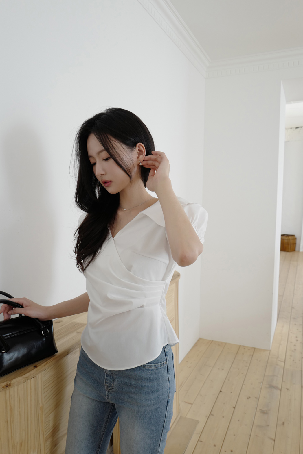 ストレッチコットンVネックセーラーカラーシャーリングパフスリーブ半袖無地ブラウス春夏秋 | DHOLIC | 詳細画像11