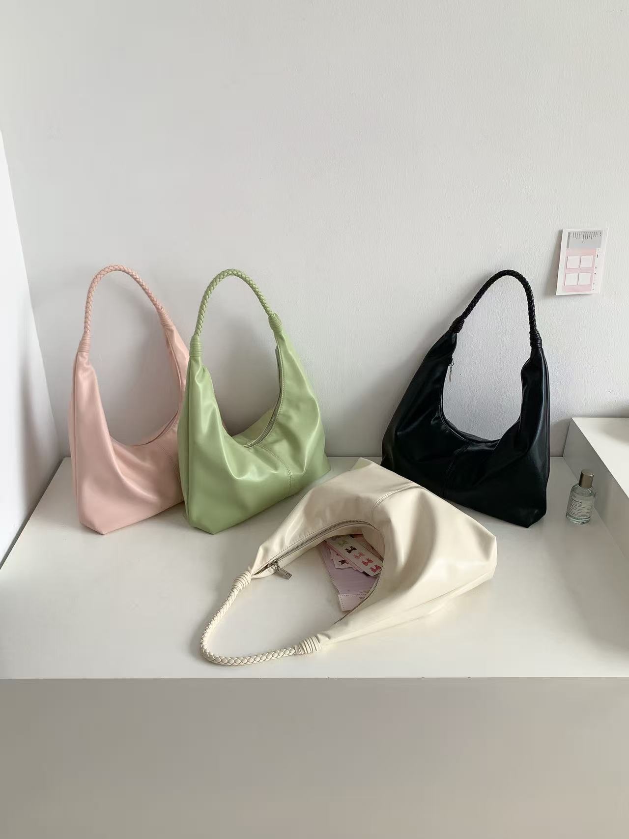 レザー調ジップアップラインウィービングショルダーバッグ | 詳細画像4