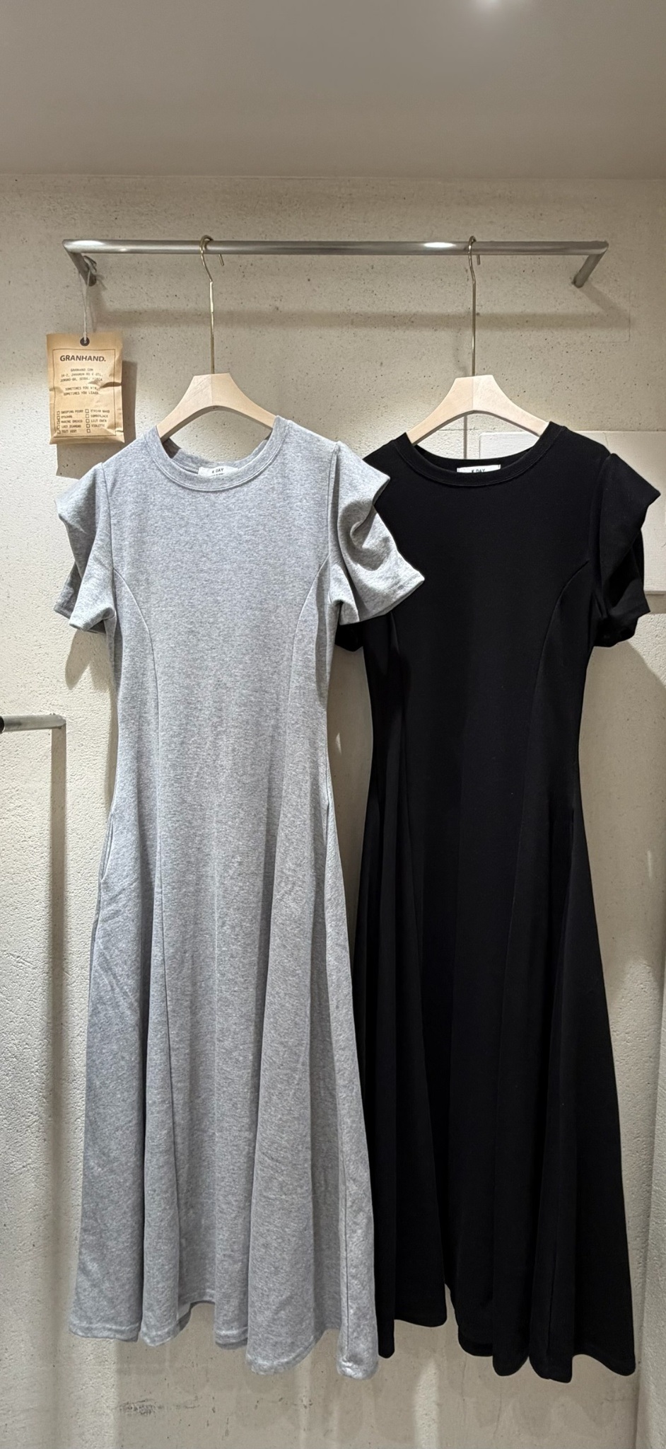 ラウンドネックポケットロング半袖フレアワンピース | 詳細画像3