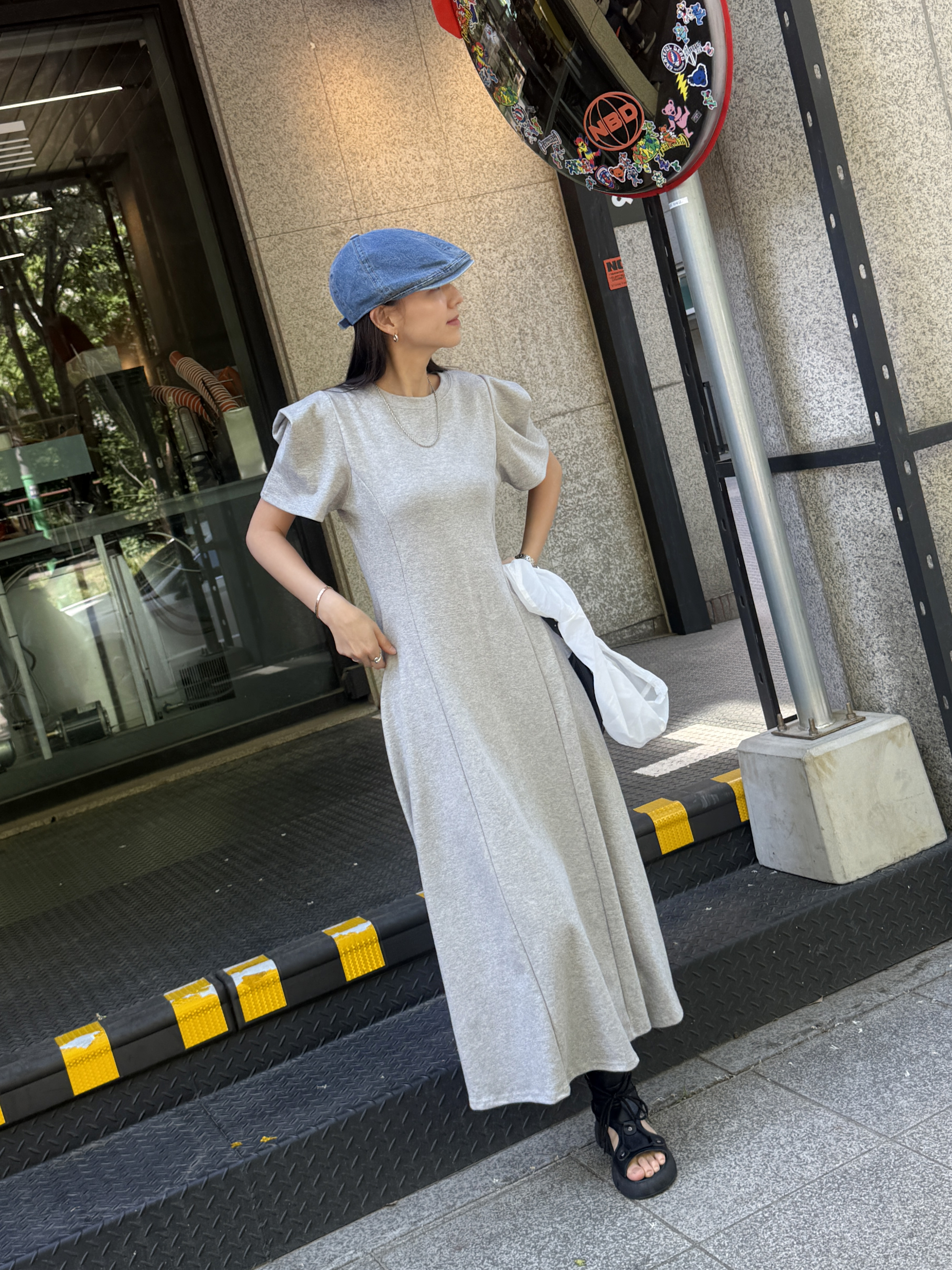 ラウンドネックポケットロング半袖フレアワンピース | 詳細画像9