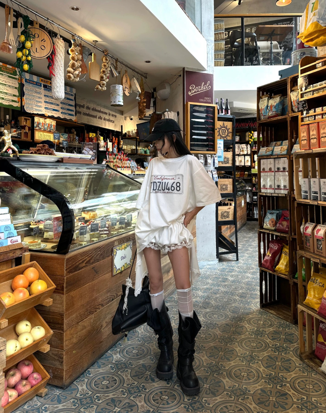 コットンラウンドネックオーバーサイズ半袖レタリングTシャツ | 詳細画像3