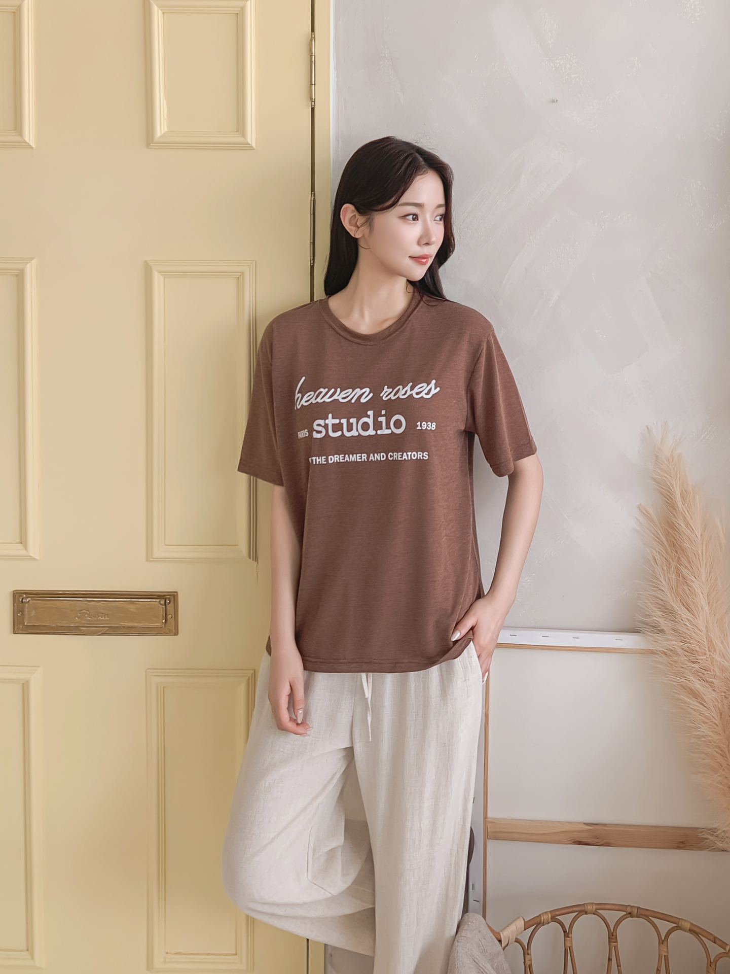 リネン混ラウンドネックベーシックルーズ半袖ロゴTシャツ | 詳細画像9