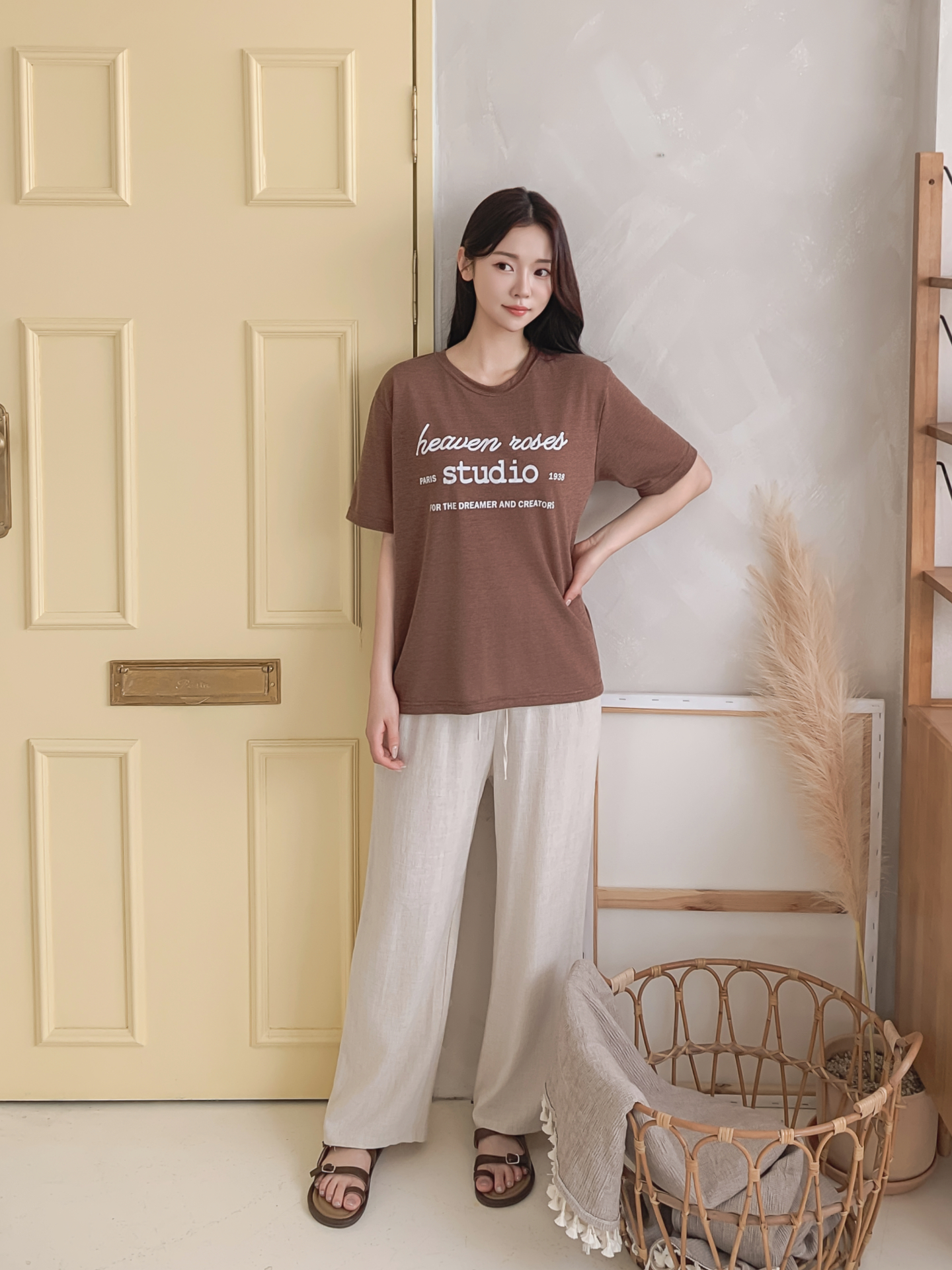 リネン混ラウンドネックベーシックルーズ半袖ロゴTシャツ | 詳細画像10