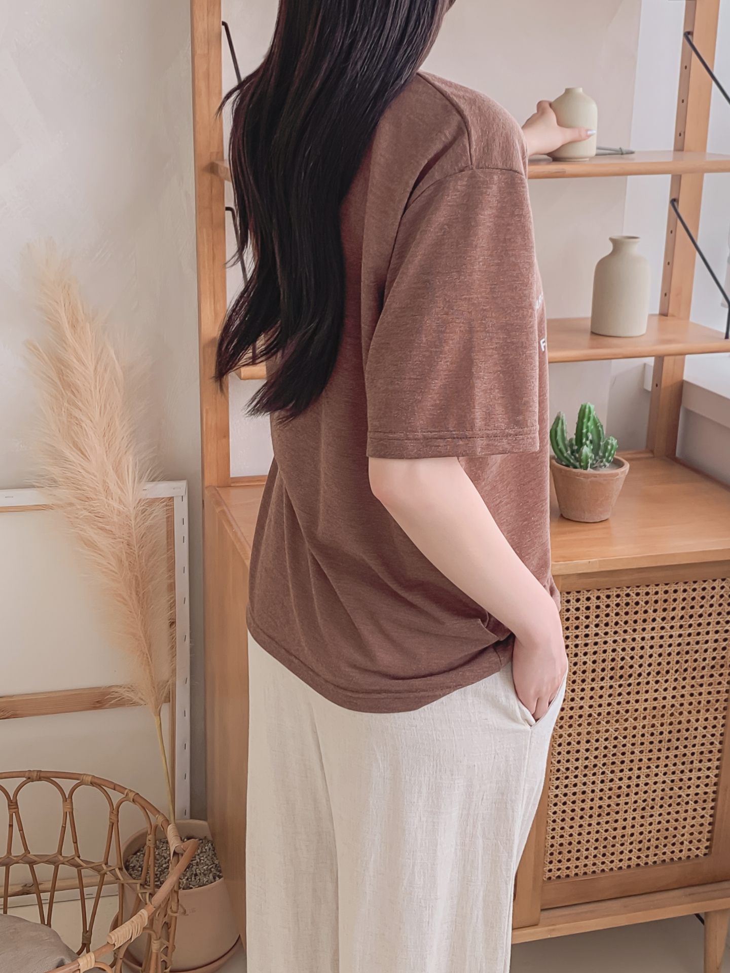 リネン混ラウンドネックベーシックルーズ半袖ロゴTシャツ | 詳細画像11