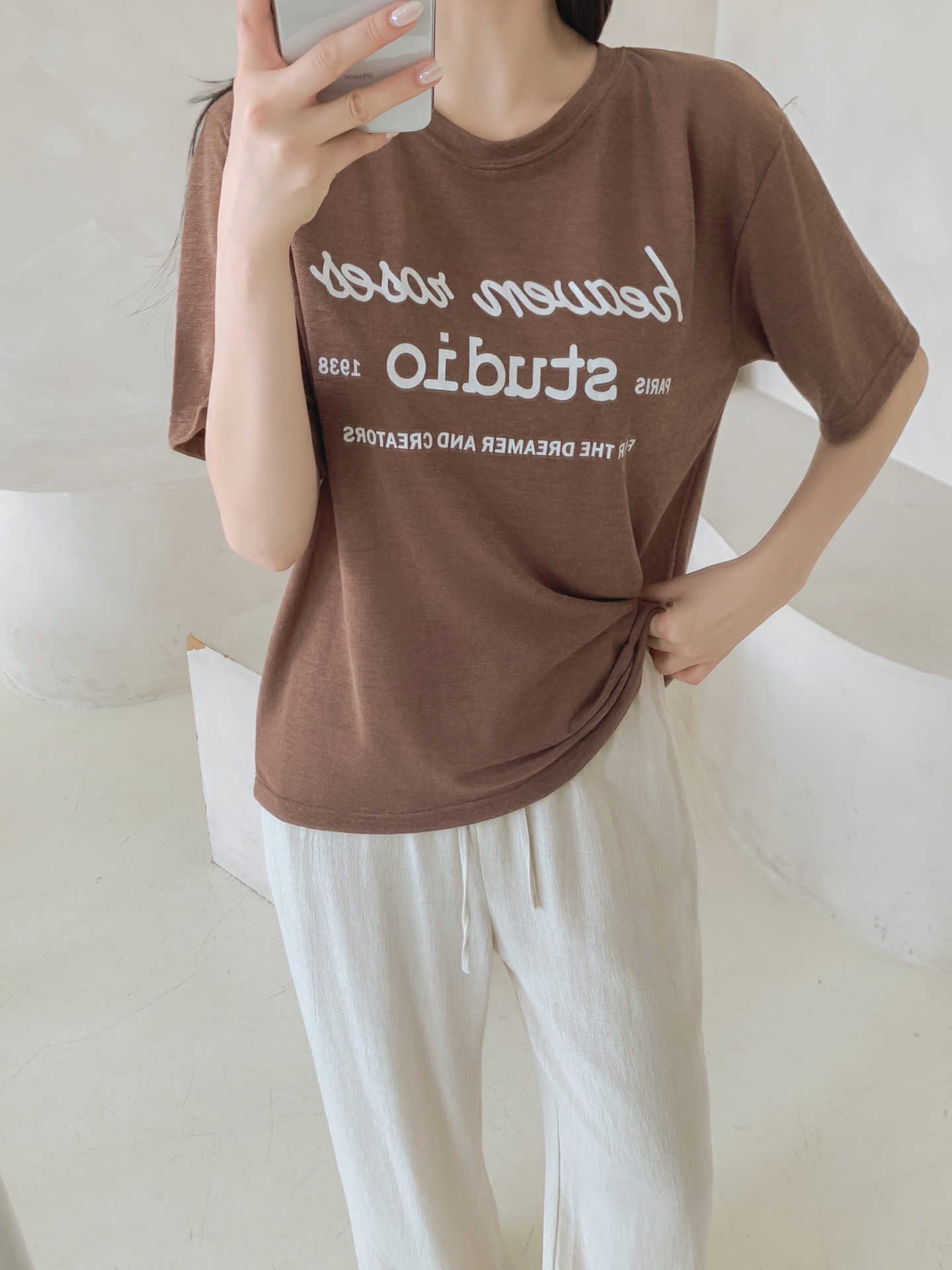 リネン混ラウンドネックベーシックルーズ半袖ロゴTシャツ | 詳細画像19