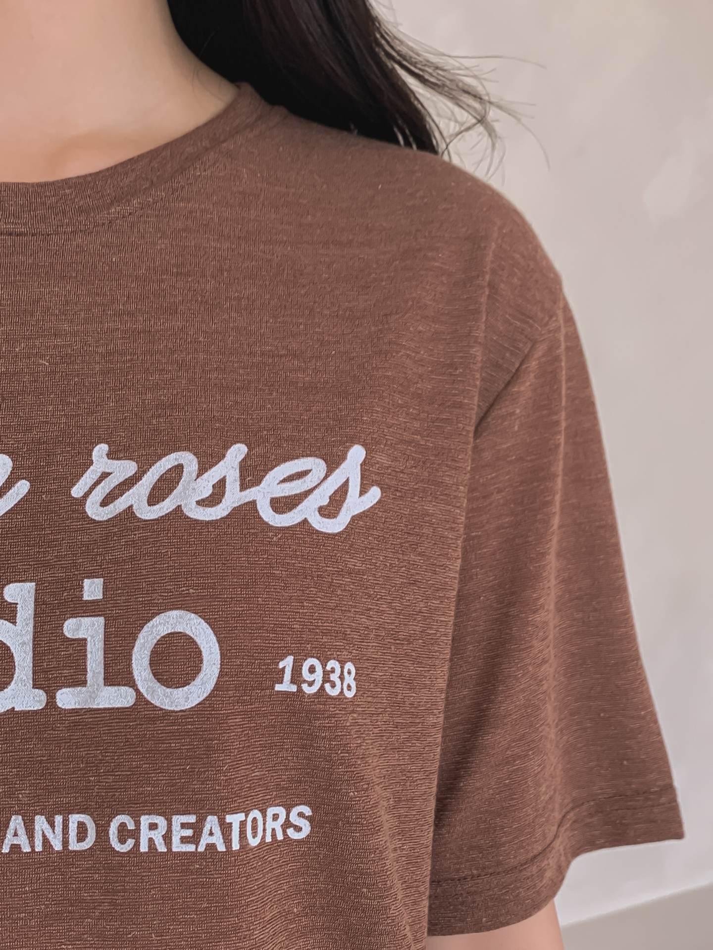リネン混ラウンドネックベーシックルーズ半袖ロゴTシャツ | 詳細画像20