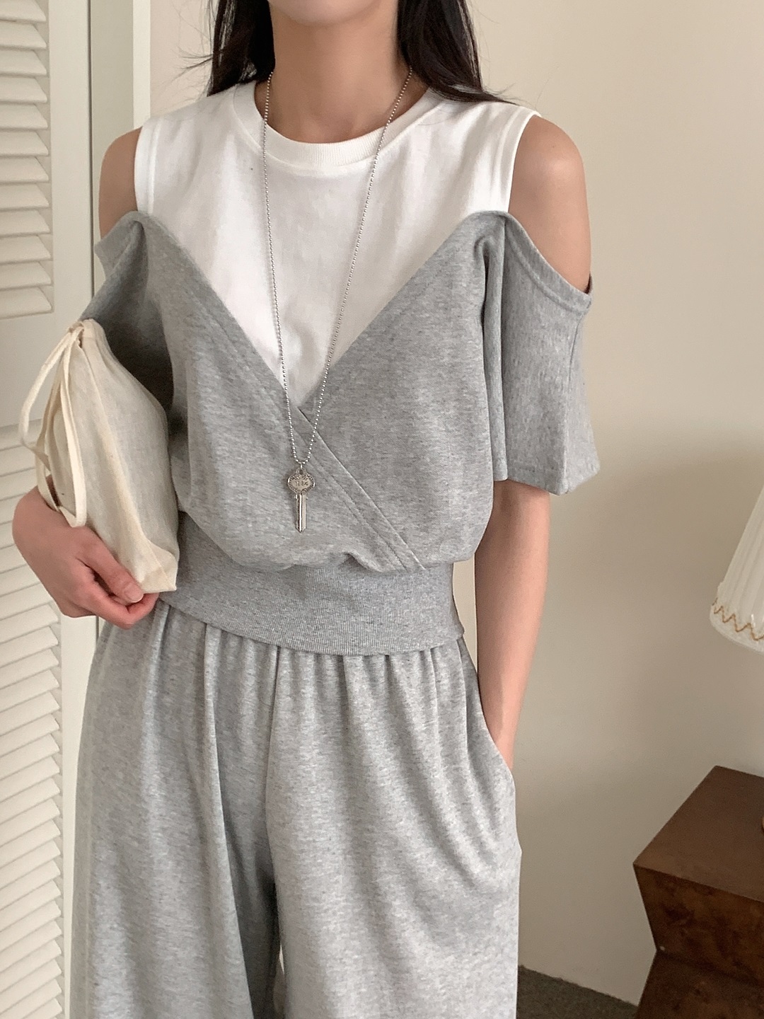配色ウエストゴムオープンショルダー半袖ダイアゴナルデニムパンツTシャツ | 詳細画像3