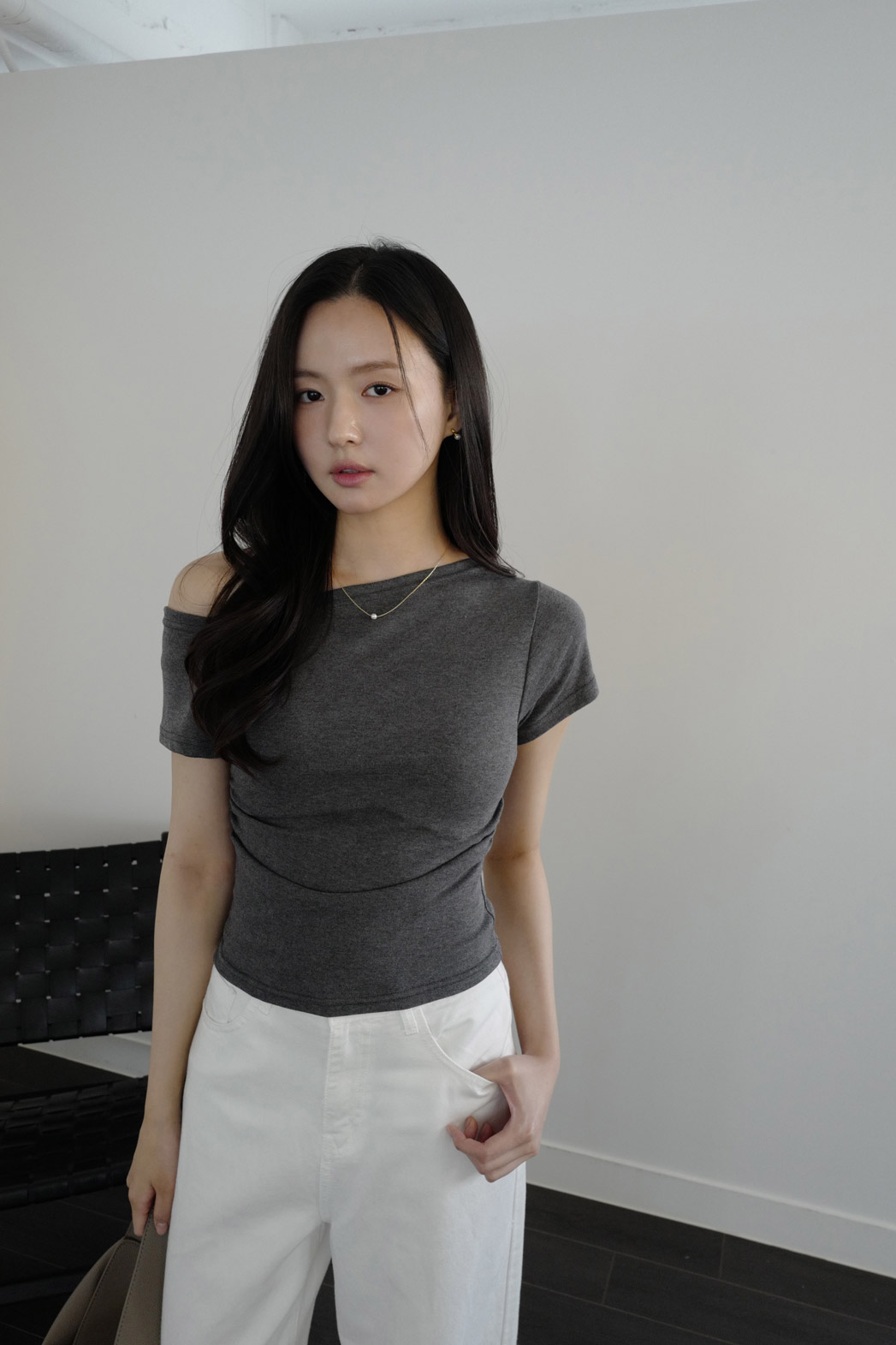 ベルベットストレッチベロアオフショルダーシャーリングスリム無地Tシャツ春夏秋 | DHOLIC | 詳細画像7