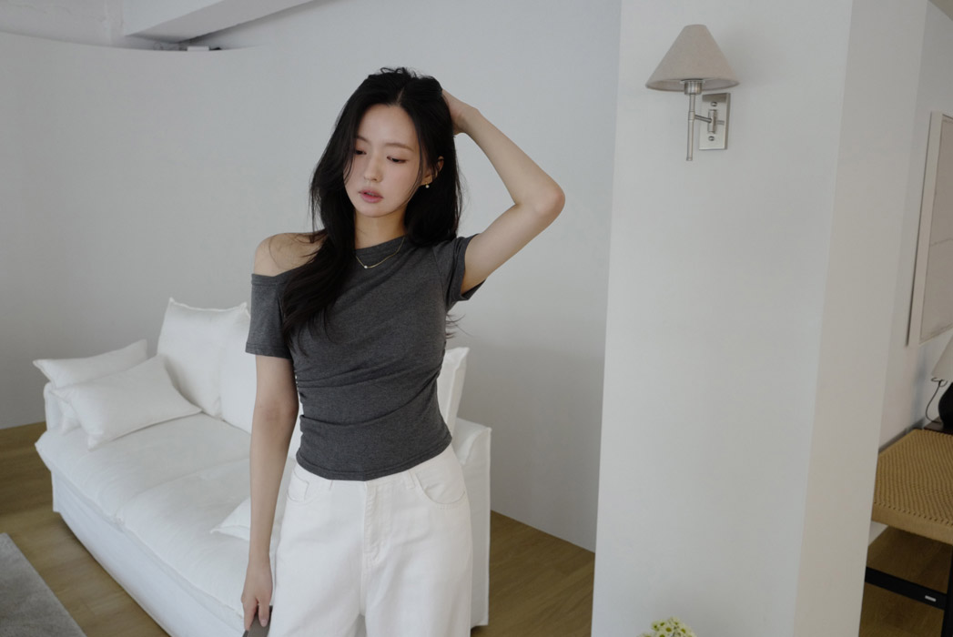 ベルベットストレッチベロアオフショルダーシャーリングスリム無地Tシャツ春夏秋 | DHOLIC | 詳細画像25