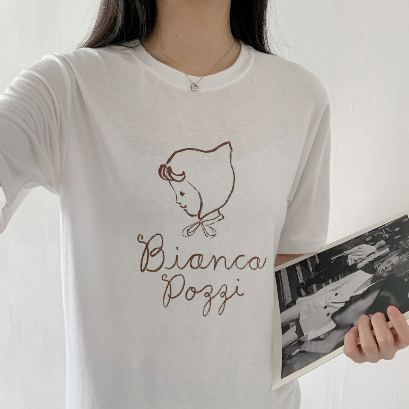 ラウンドネックルーズ半袖レタリングTシャツ | レディースファッション