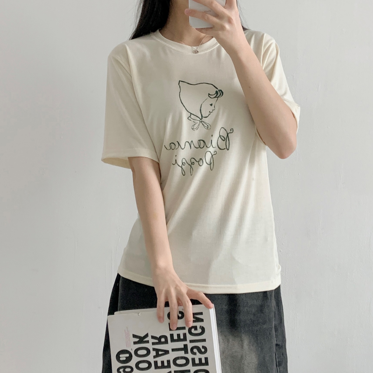 ラウンドネックルーズ半袖レタリングTシャツ | レディースファッション