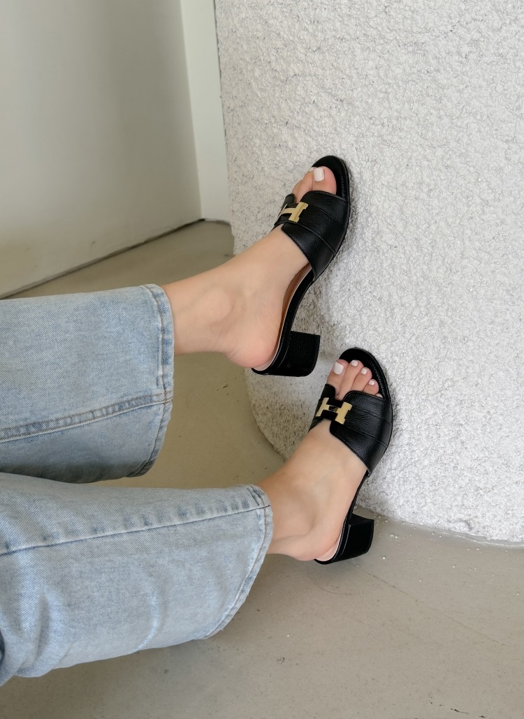 レザー調ヒールサンダル | 詳細画像42