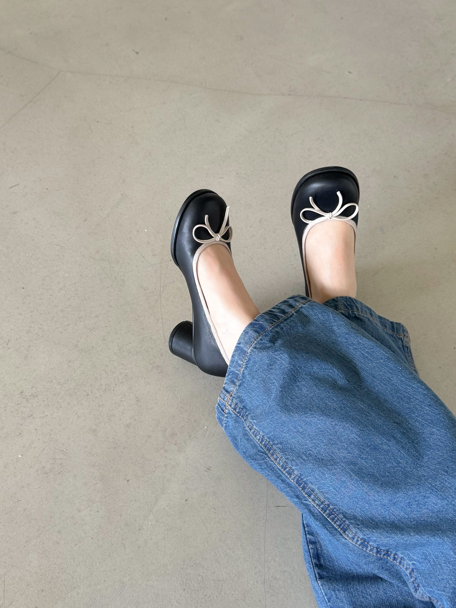 レザー調ウンドトゥ配色リボン柄ヒールパンプス | 詳細画像14