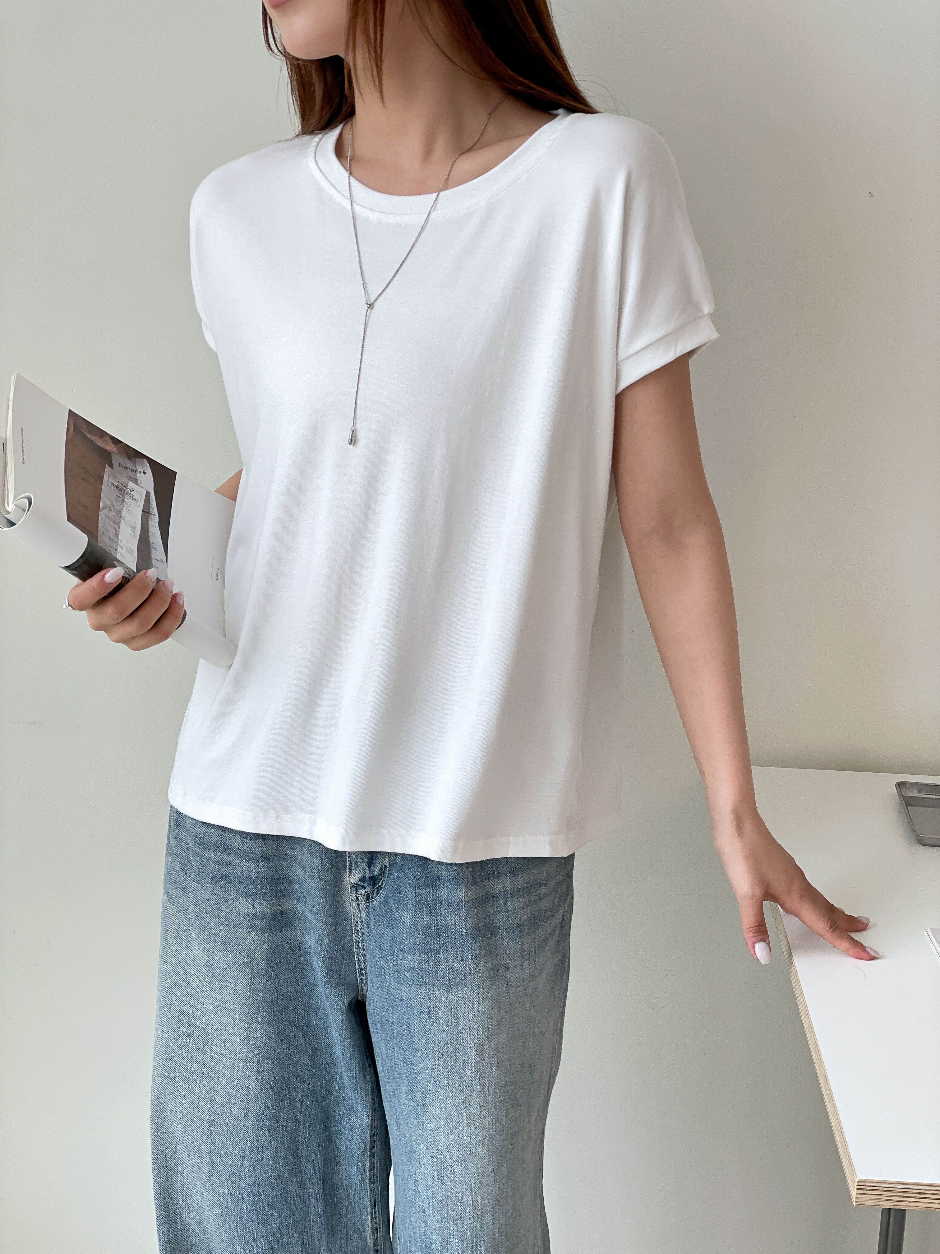 ラウンドネックシンプルポイント無地Tシャツネックレス付 | 詳細画像3