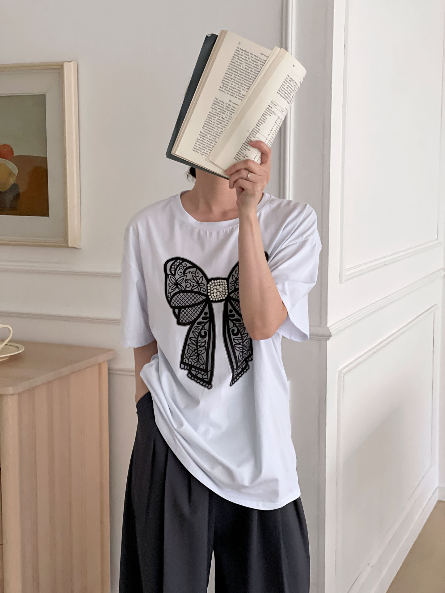 ラウンドネックオーバーサイズポイントドロップショルダーリボン柄Tシャツ | 詳細画像8