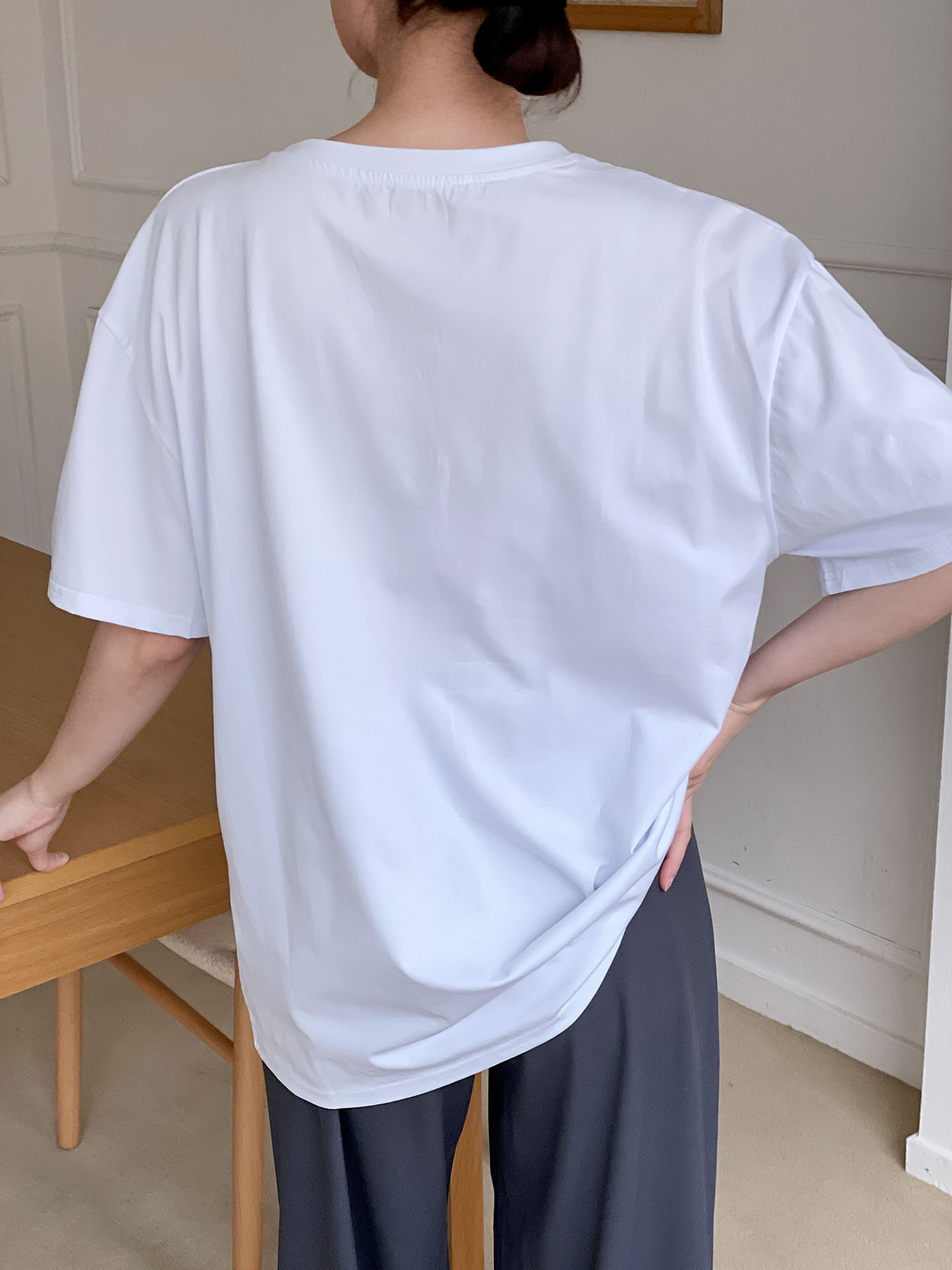 ラウンドネックオーバーサイズポイントドロップショルダーリボン柄Tシャツ | 詳細画像16