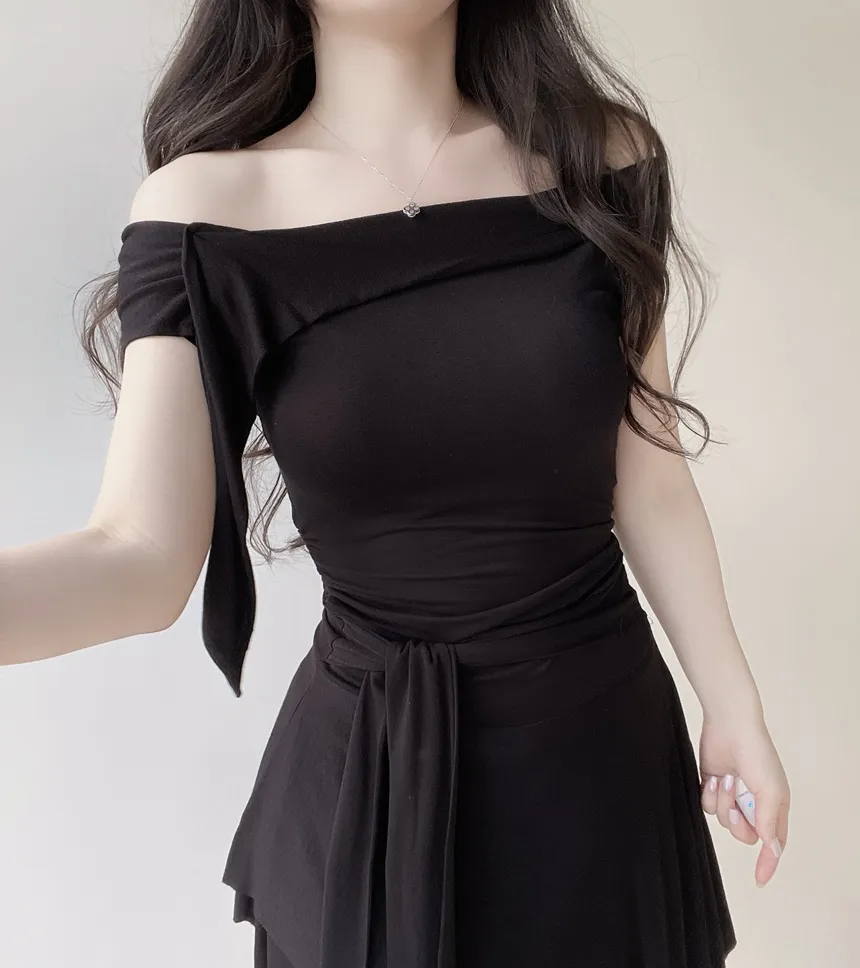 オフショルダーフリルスリムアンバランス無地ワンピース | mirangmirang | 詳細画像14