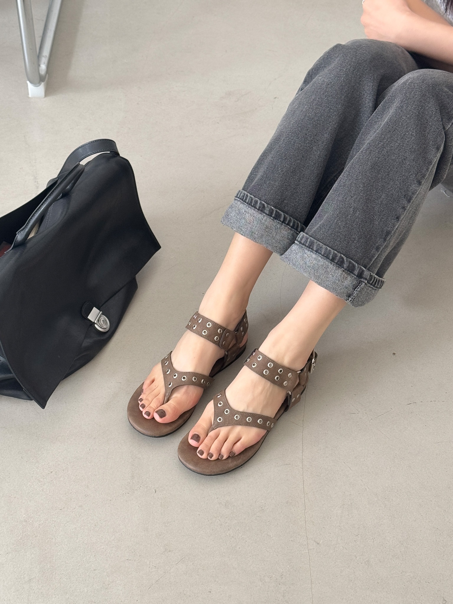 レザー調バックルアイレットサンダル | 詳細画像2