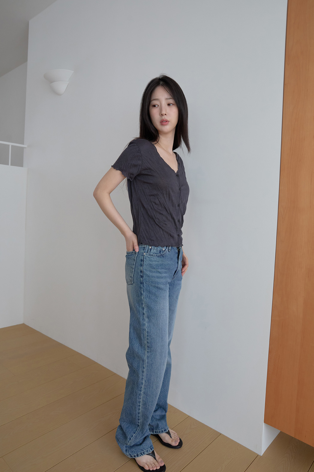ボタンVネックプリーツベーシッククロップド無地TシャツカーディガンSS | 詳細画像2