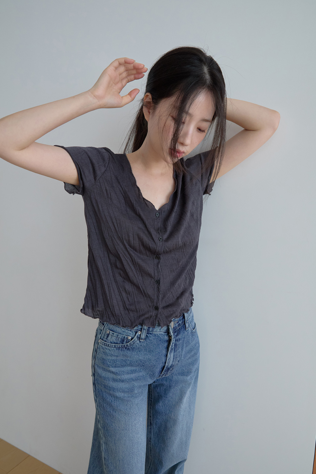 ボタンVネックプリーツベーシッククロップド無地TシャツカーディガンSS | 詳細画像4