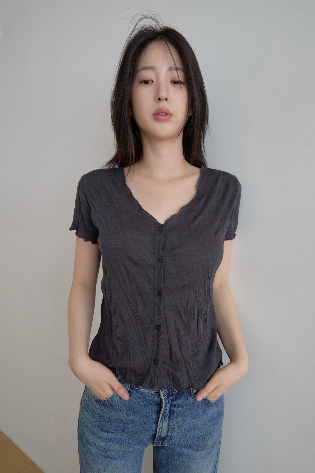ボタンVネックプリーツベーシッククロップド無地TシャツカーディガンSS | 詳細画像9