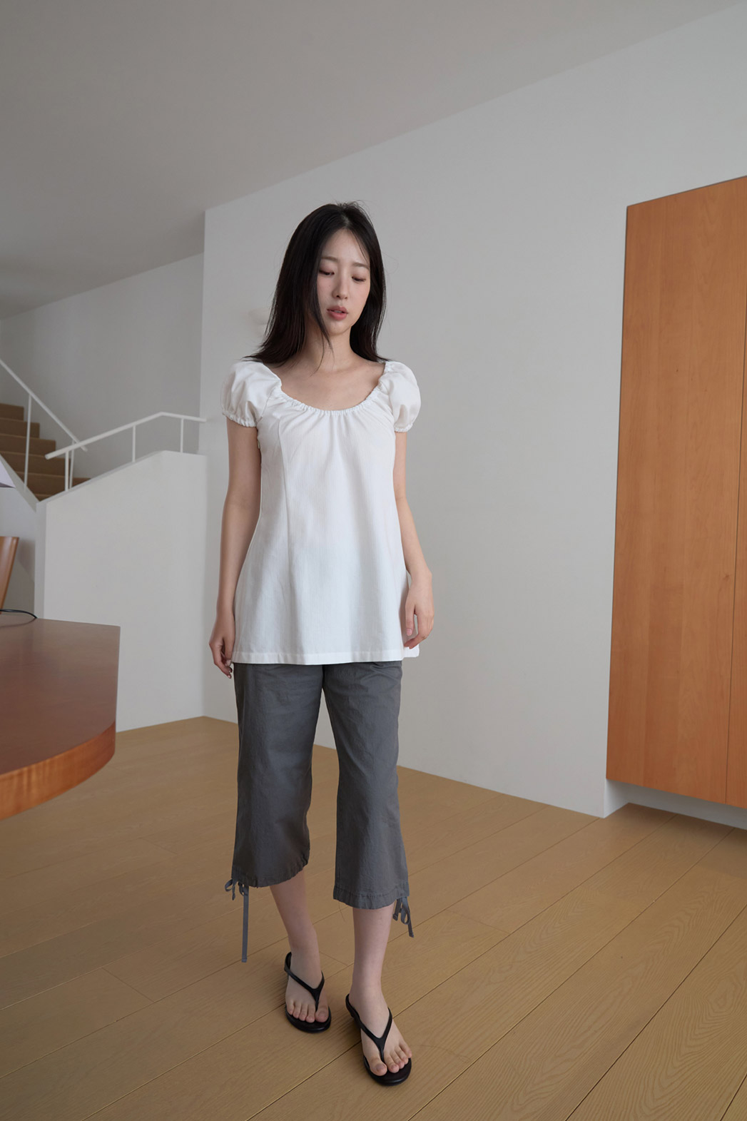 コットンオフショルダーシャーリングベーシックミディ無地ワンピースブラウスSS | 詳細画像16