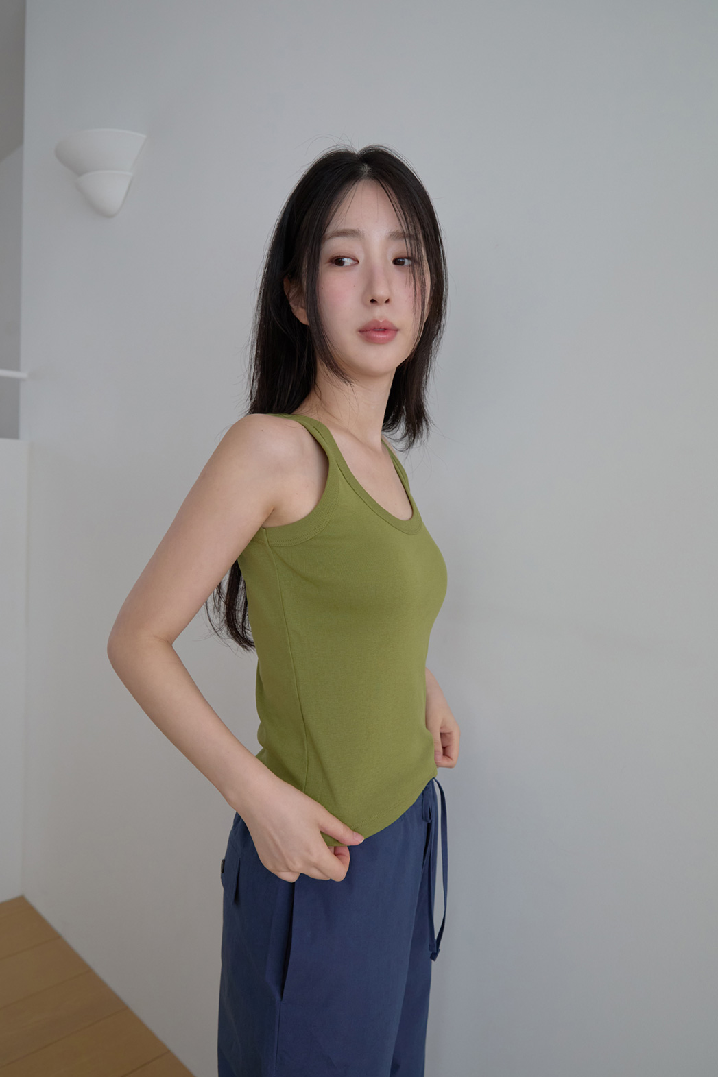 コットンラウンドネッククロップドスリム無地ノースリーブSS | 詳細画像10