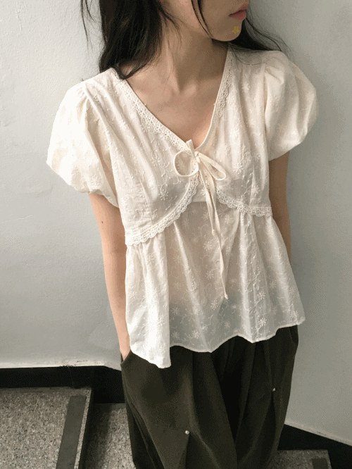 コットンベーシックビンテージ半袖刺繍ブラウス | レディース 