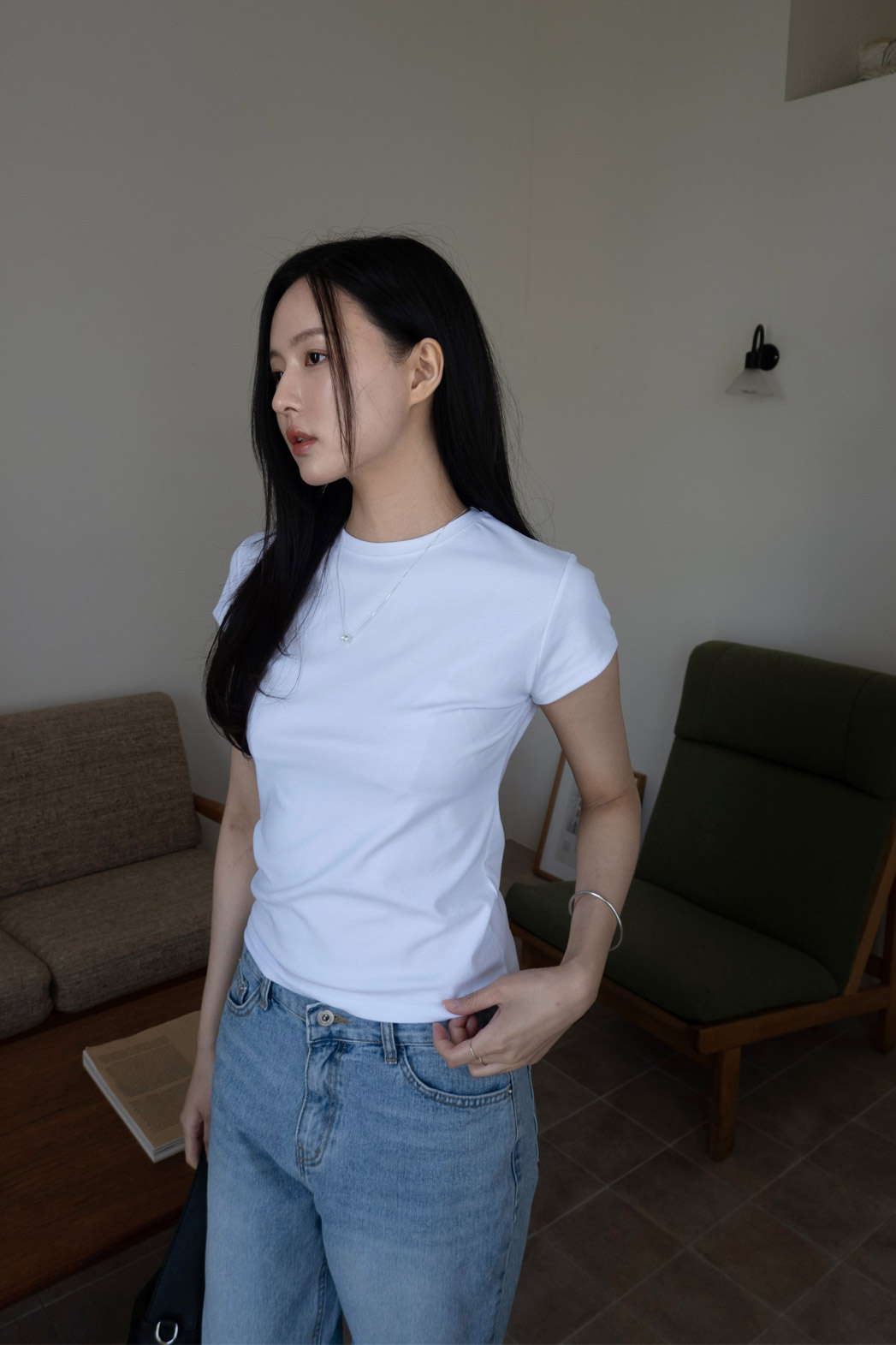 ラウンドネックシンプルフレンチスリーブスリム無地Tシャツ | DHOLIC | 詳細画像3