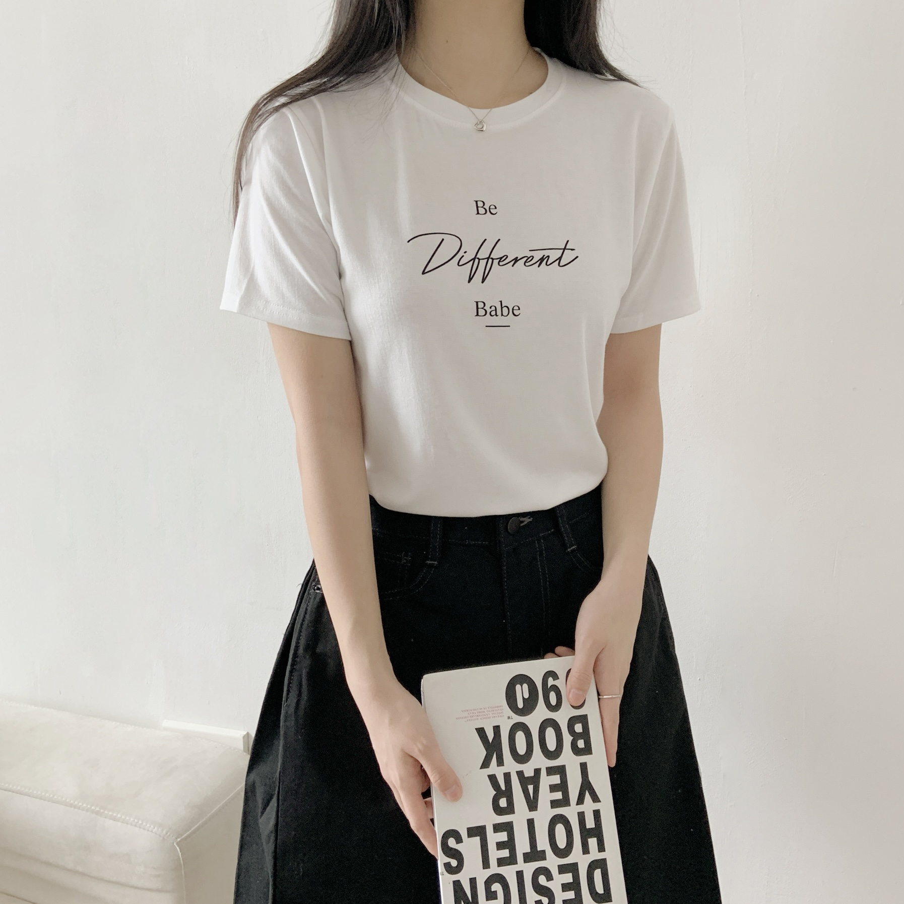 ラウンドネックベーシックスリムロゴプリントTシャツ | 詳細画像2