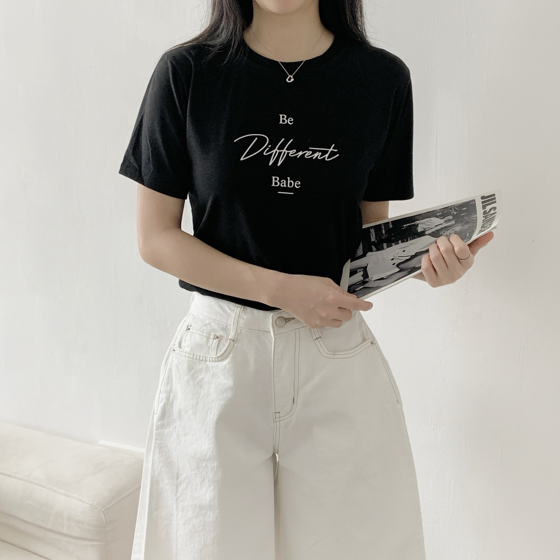 ラウンドネックベーシックスリムロゴプリントTシャツ | 詳細画像4