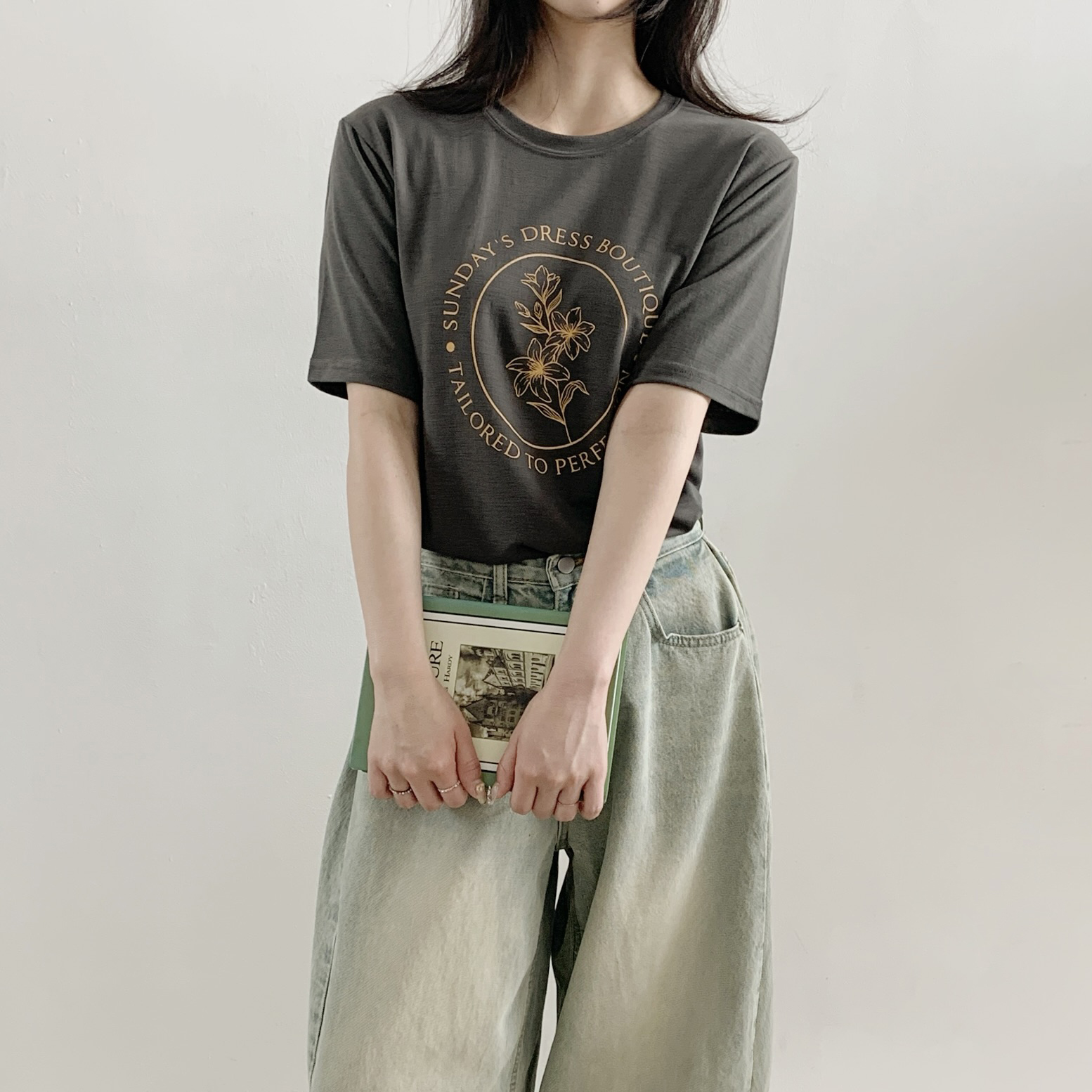 ラウンドネックシンプルベーシック5分丈ロゴプリントTシャツ | 詳細画像2