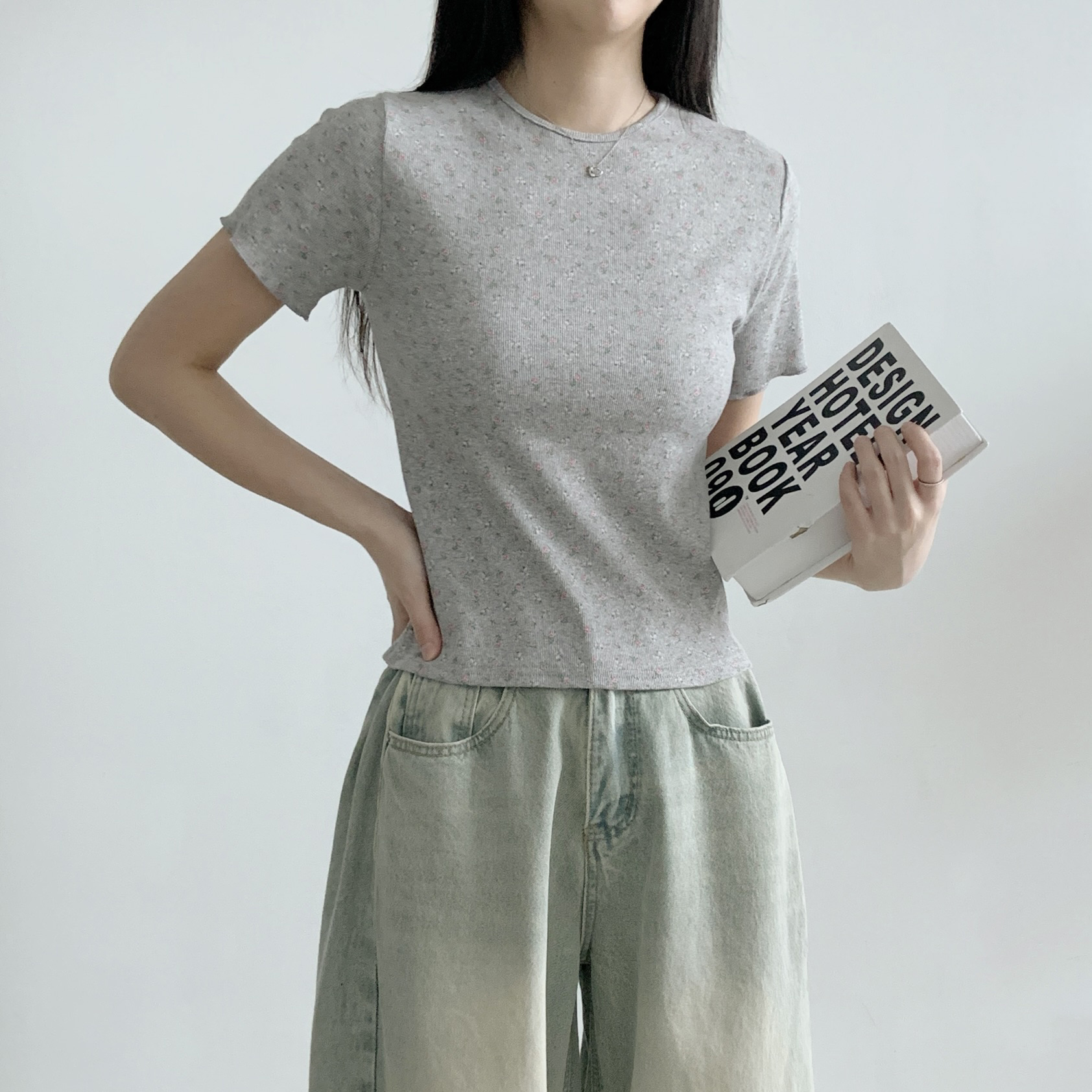 ラウンドネック半袖小花柄Tシャツ | 詳細画像2