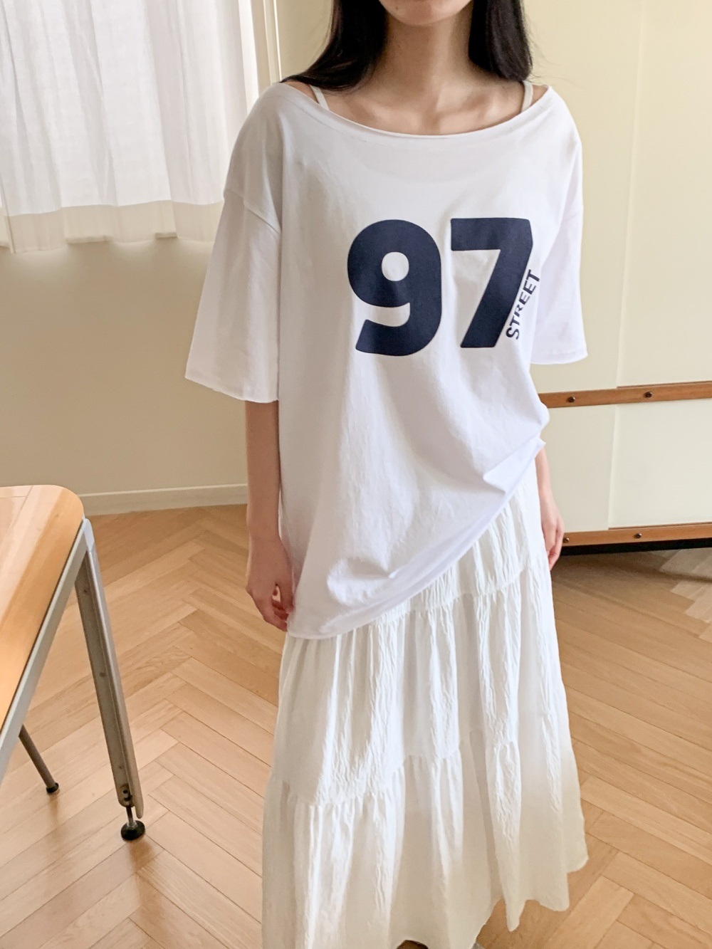 コットンオフショルダーボクシー半袖レタリングナンバーTシャツ | 詳細画像7