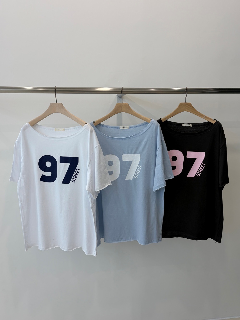 コットンオフショルダーボクシー半袖レタリングナンバーTシャツ | 詳細画像10