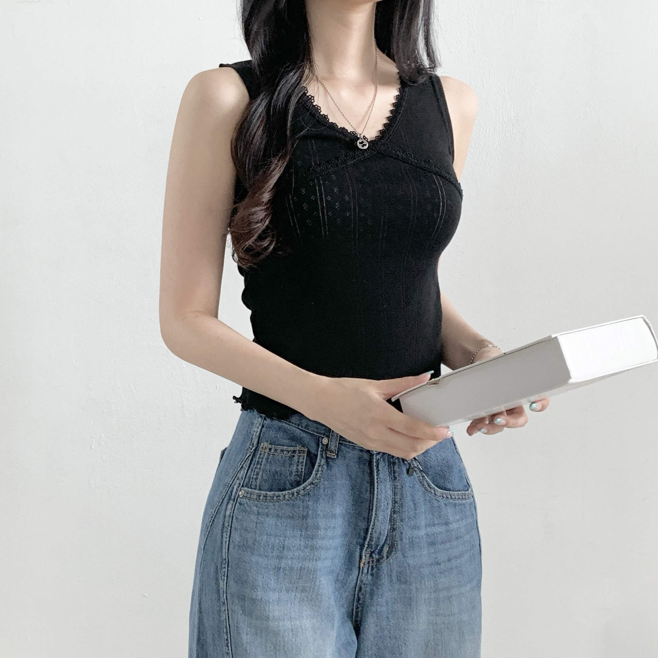 Vネックフリルパンチングシンプルスリムレースノースリーブ | 詳細画像8