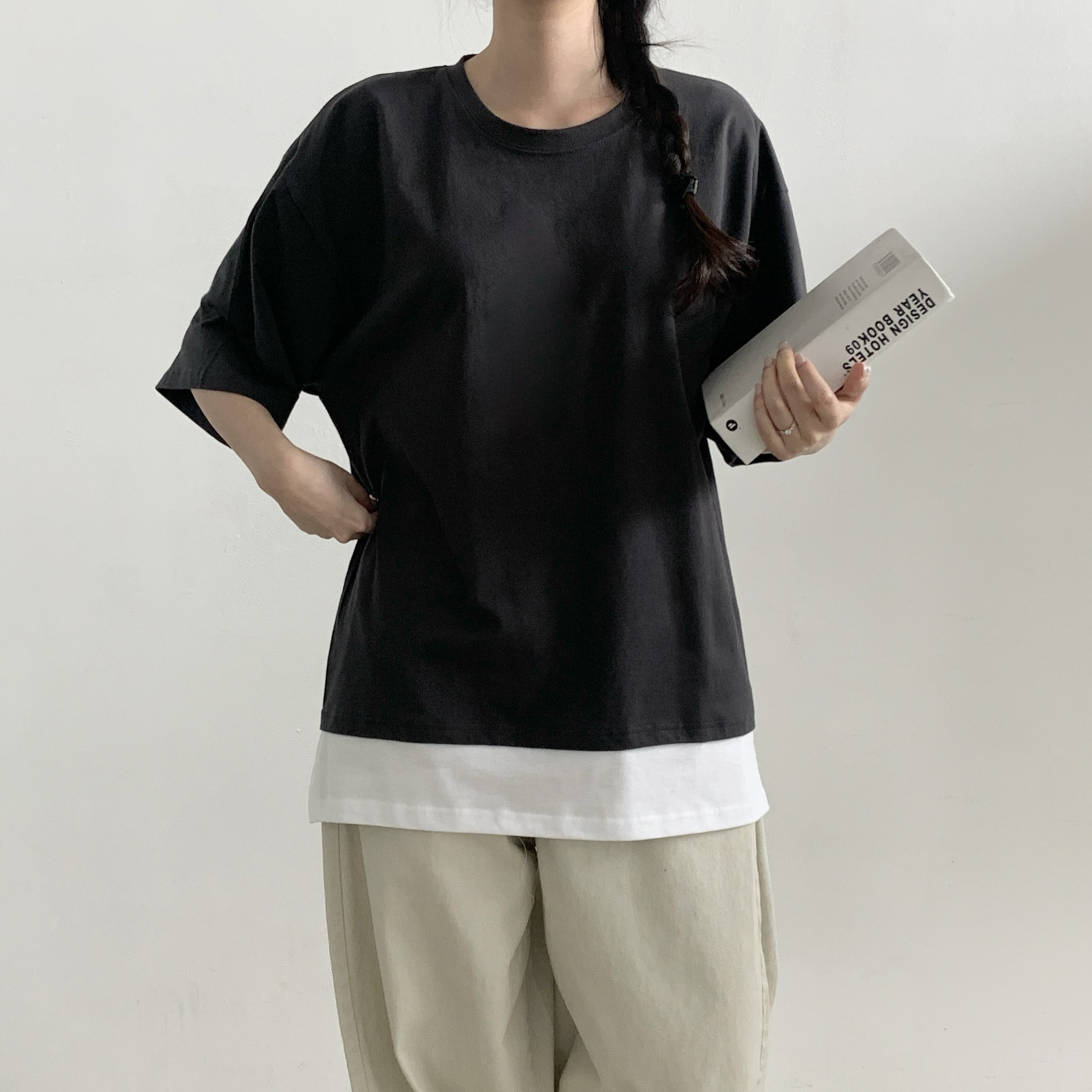 ラウンドネックスリットオーバーサイズレイヤード風ルーズドロップショルダー配色Tシャツ | 詳細画像3