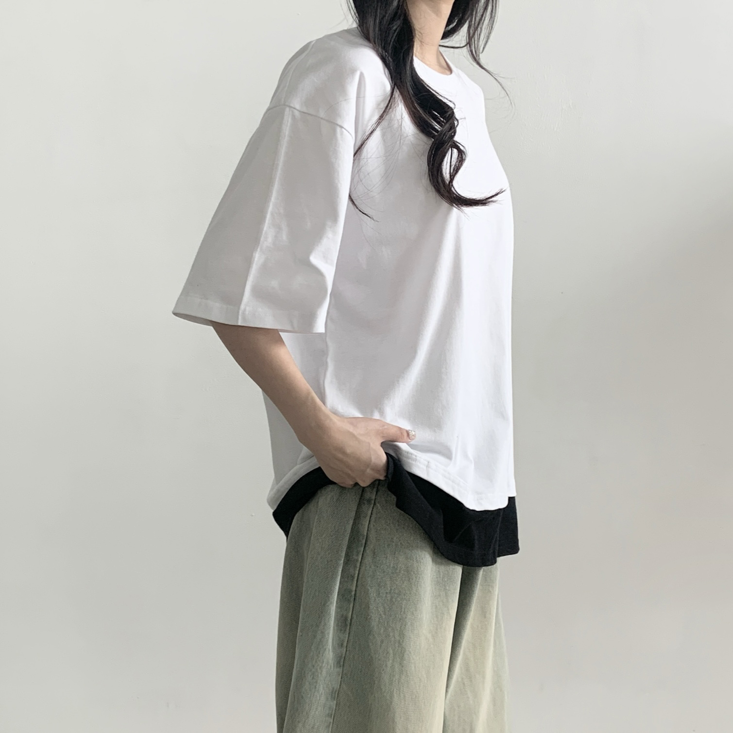 ラウンドネックスリットオーバーサイズレイヤード風ルーズドロップショルダー配色Tシャツ | 詳細画像11