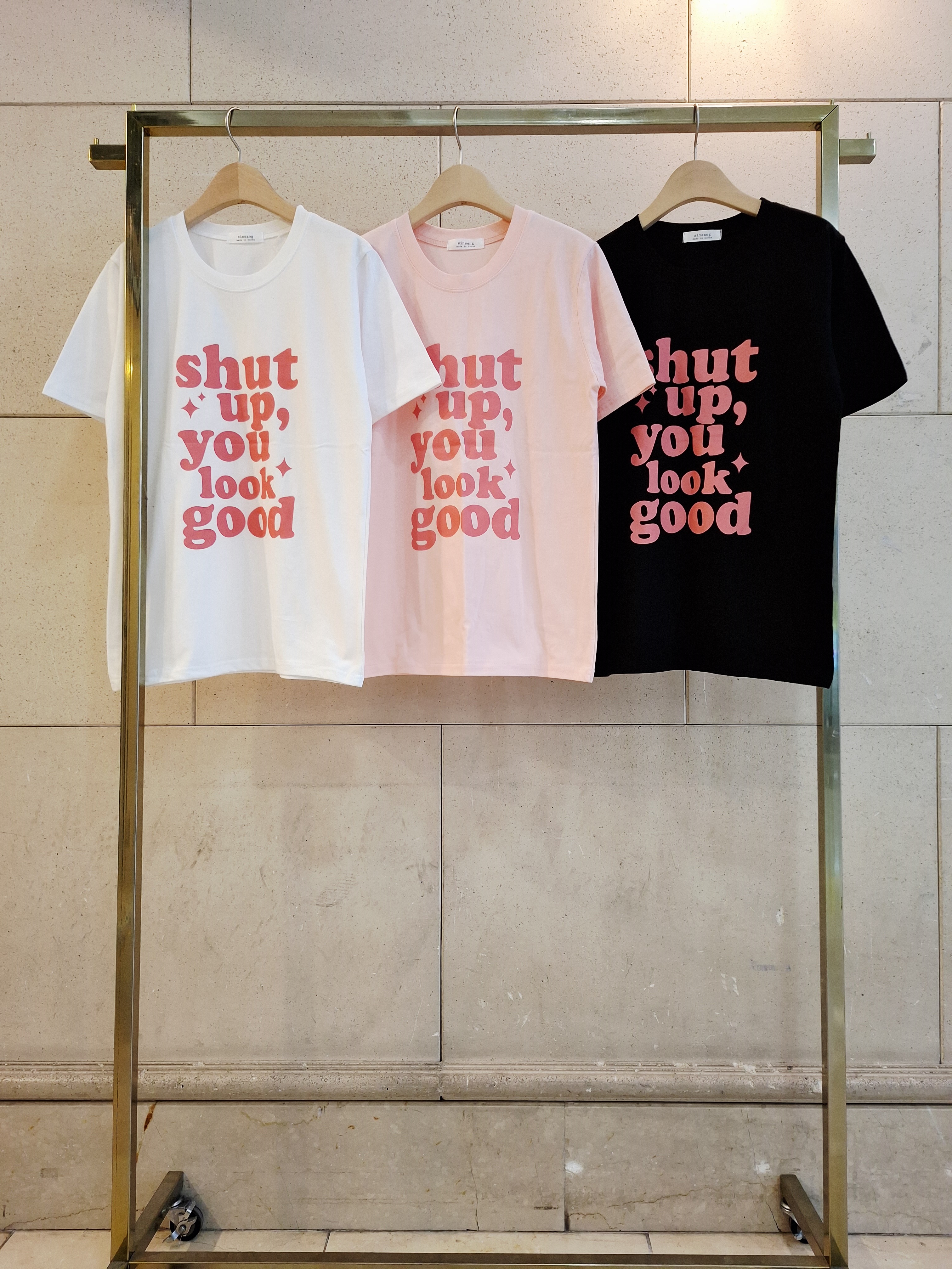 ラウンドネックオーバーサイズルーズレタリングTシャツ | 詳細画像3