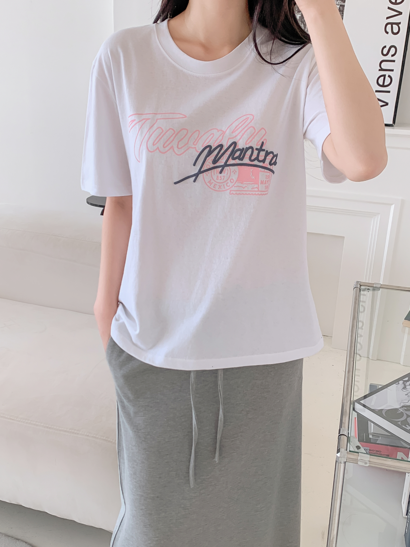コットンラウンドネックベーシックルーズ半袖ロゴTシャツ | 詳細画像5